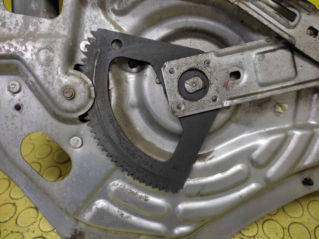 HYUNDAI TUCSON window regulator left rear part