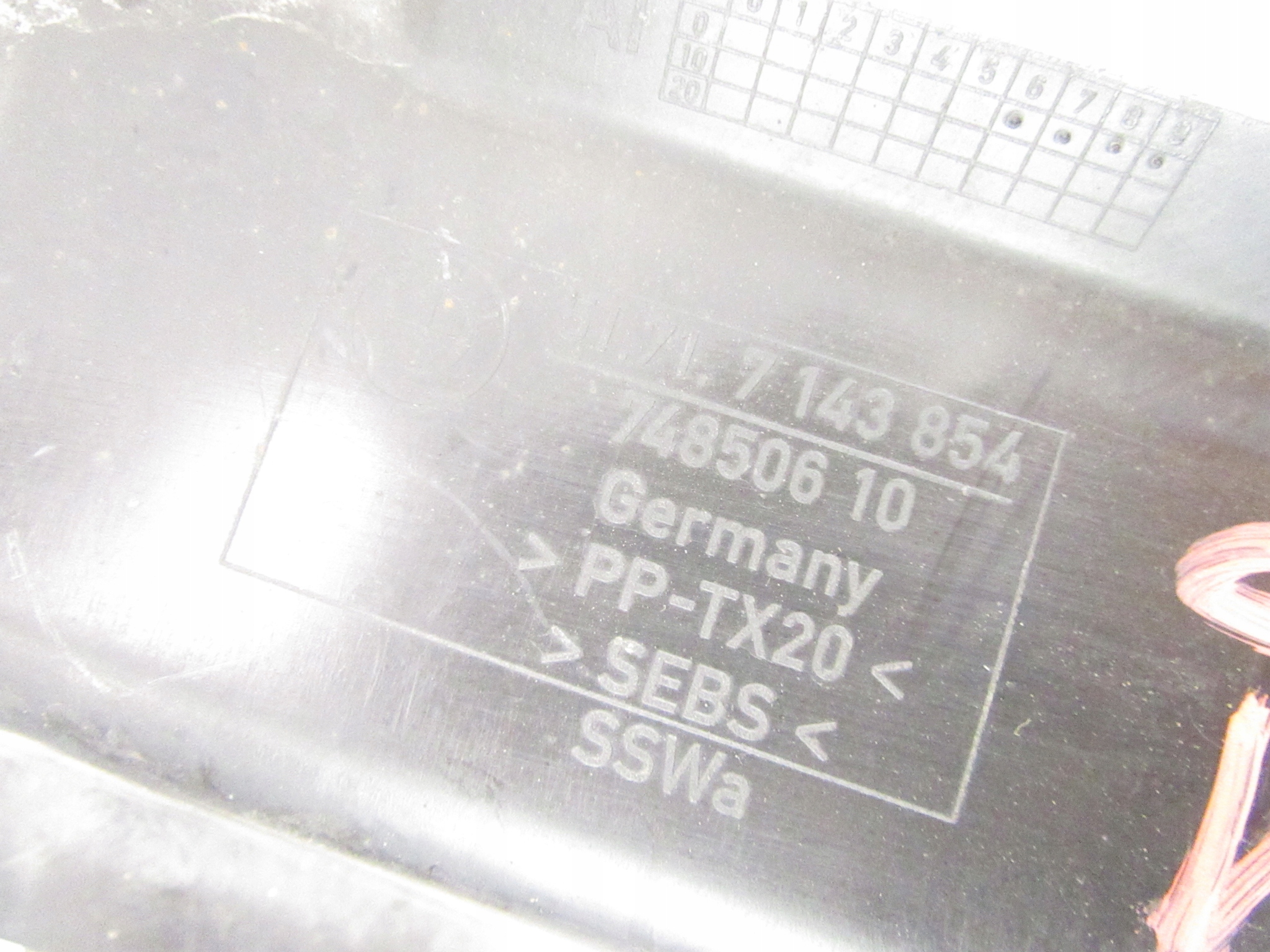 Blende Abdeckung przekladni lenkrad rechts BMW e90 e91 e92 X-DRIVE EUROPA