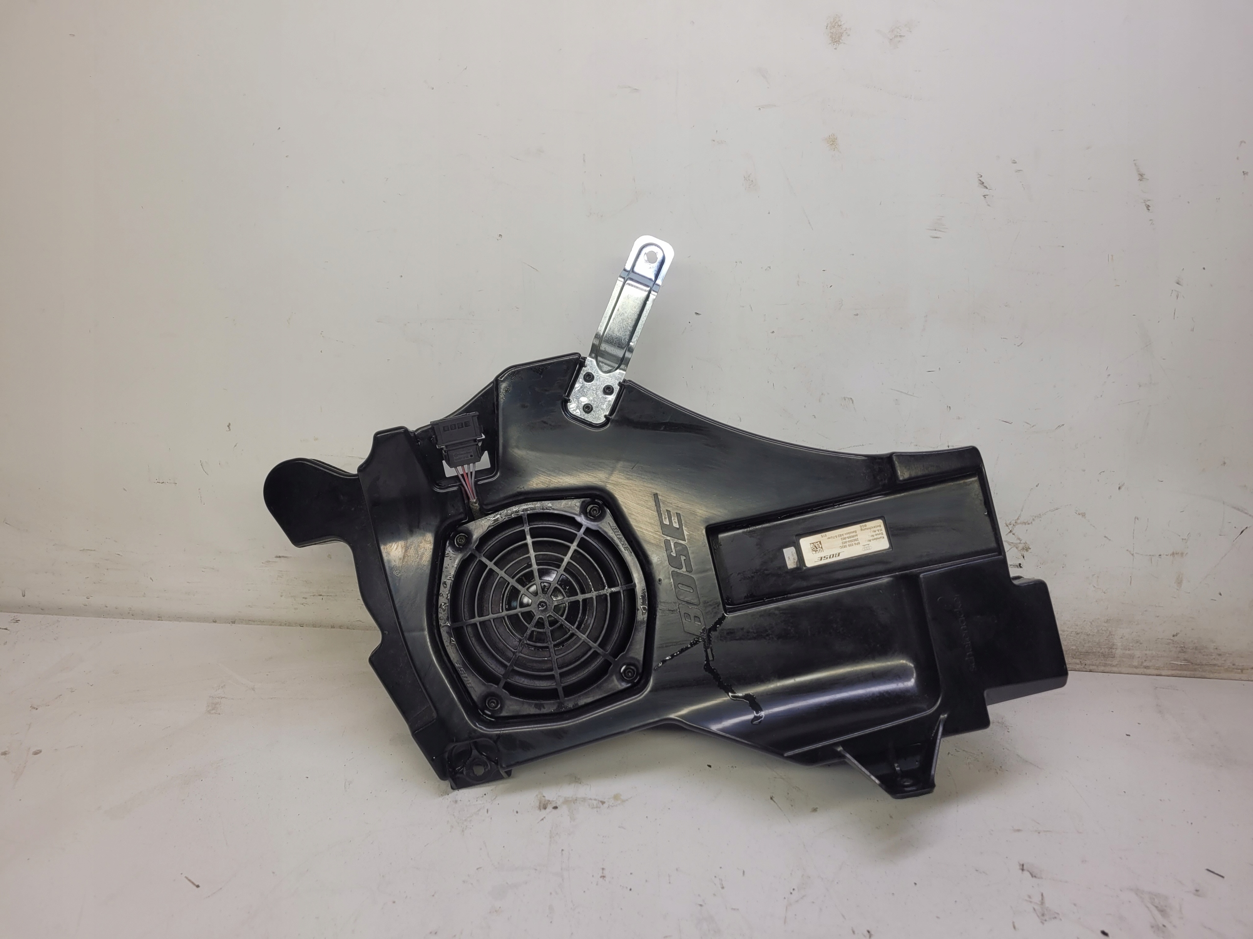Динамик сабвуфера Audi A3 8P 8P4035382C BOSE