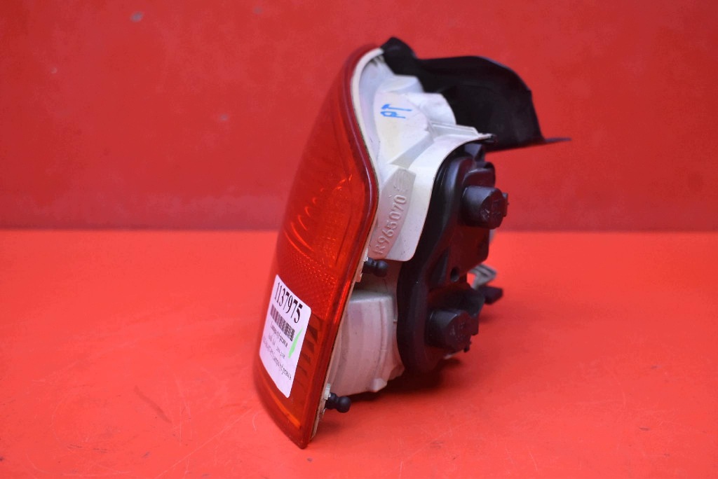 feu droit arrière arrière 8E5945096 AUDI A4 B7 berline 04-08