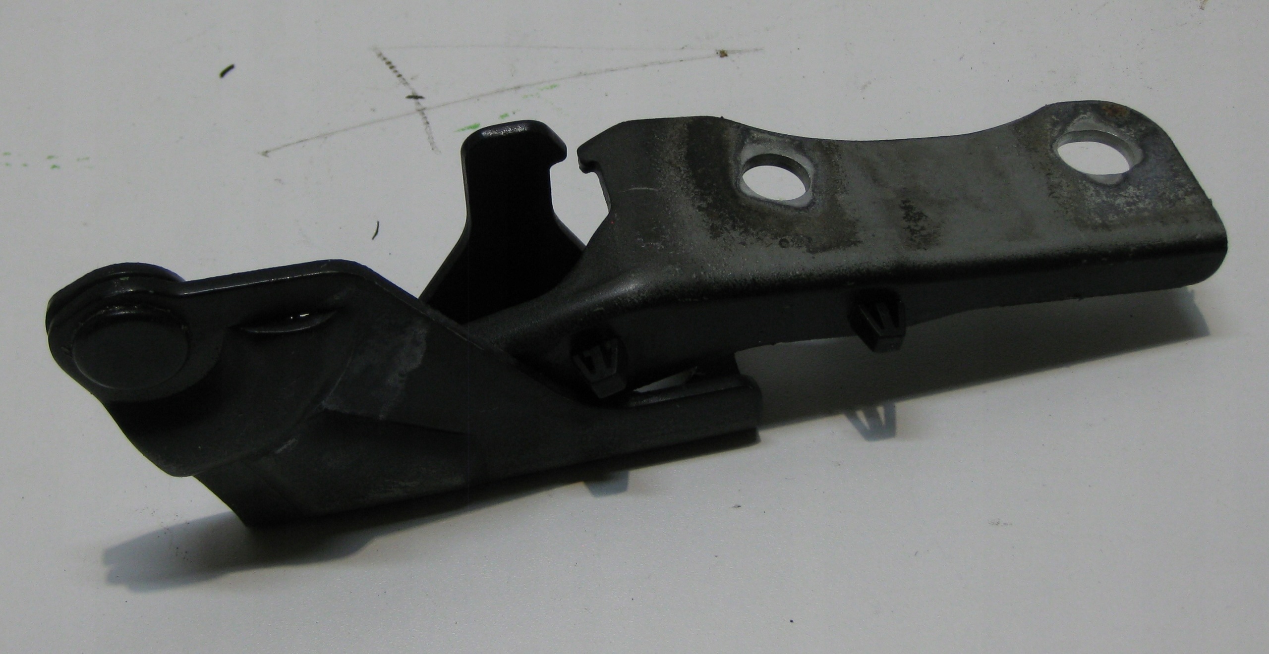 HYUNDAI TUCSON and 08R hinge bonnets right