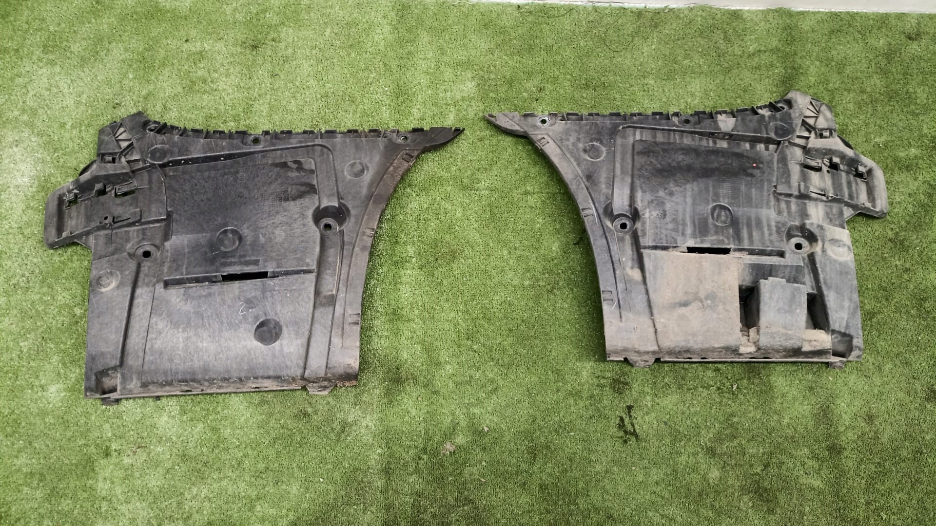 BMW 5 G30 bumper bracket rear part right left 7387299 7387300