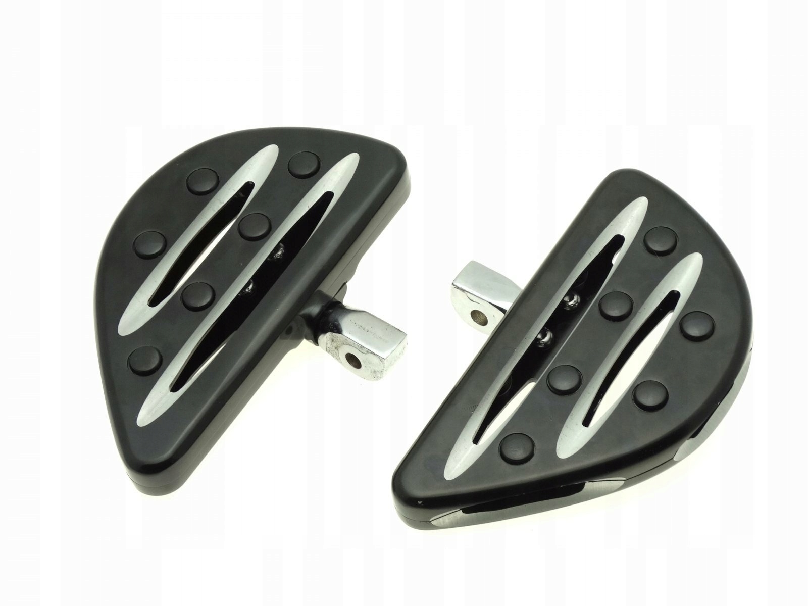 MT216-113P P11 - ПАСАЖИРСЬКІ ПЛАТФОРМИ SUZUKI INTRUDER 1500 LC