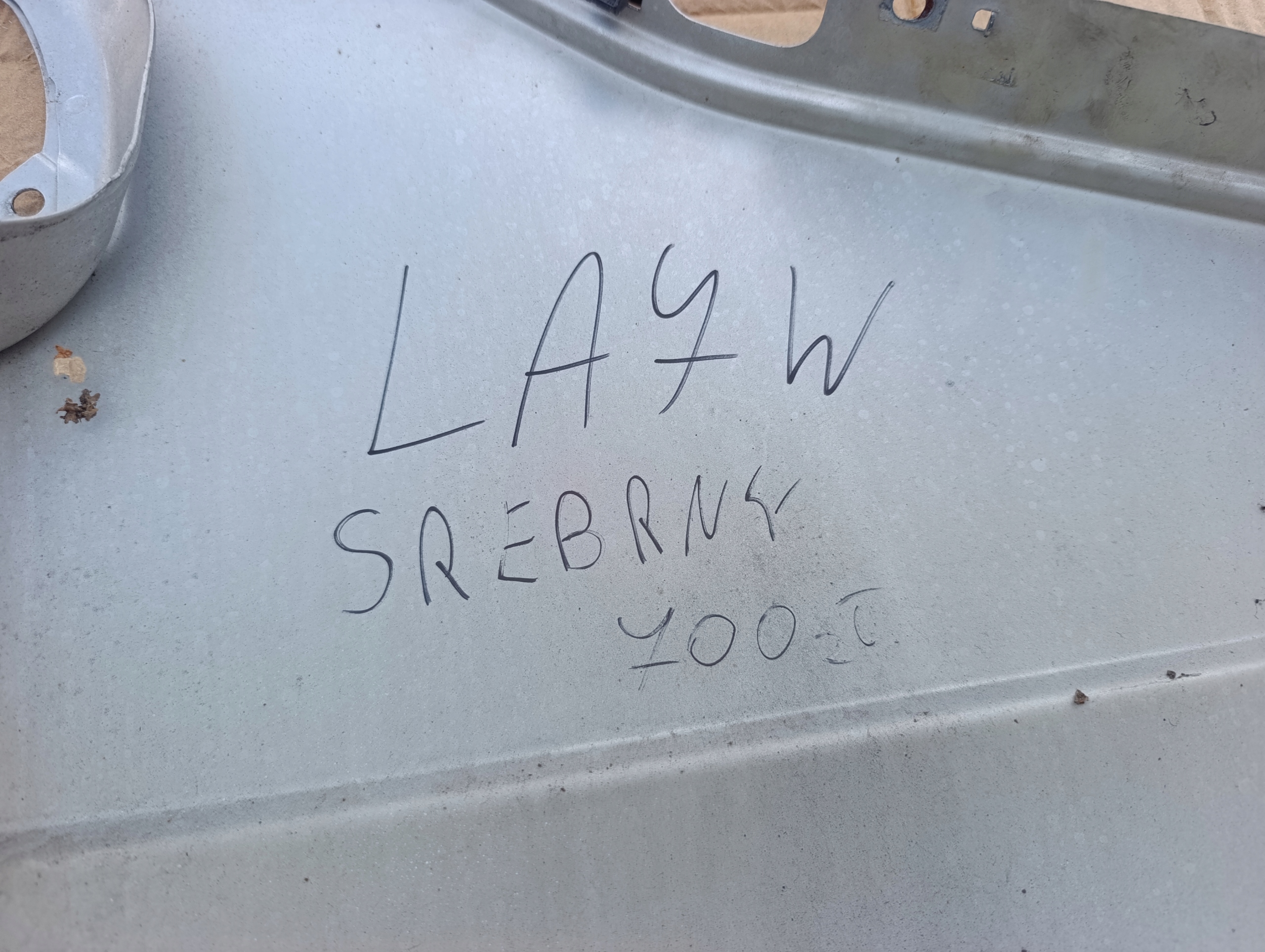 VW T5 T5 LIFT parafango sinistra srebrny LA7W