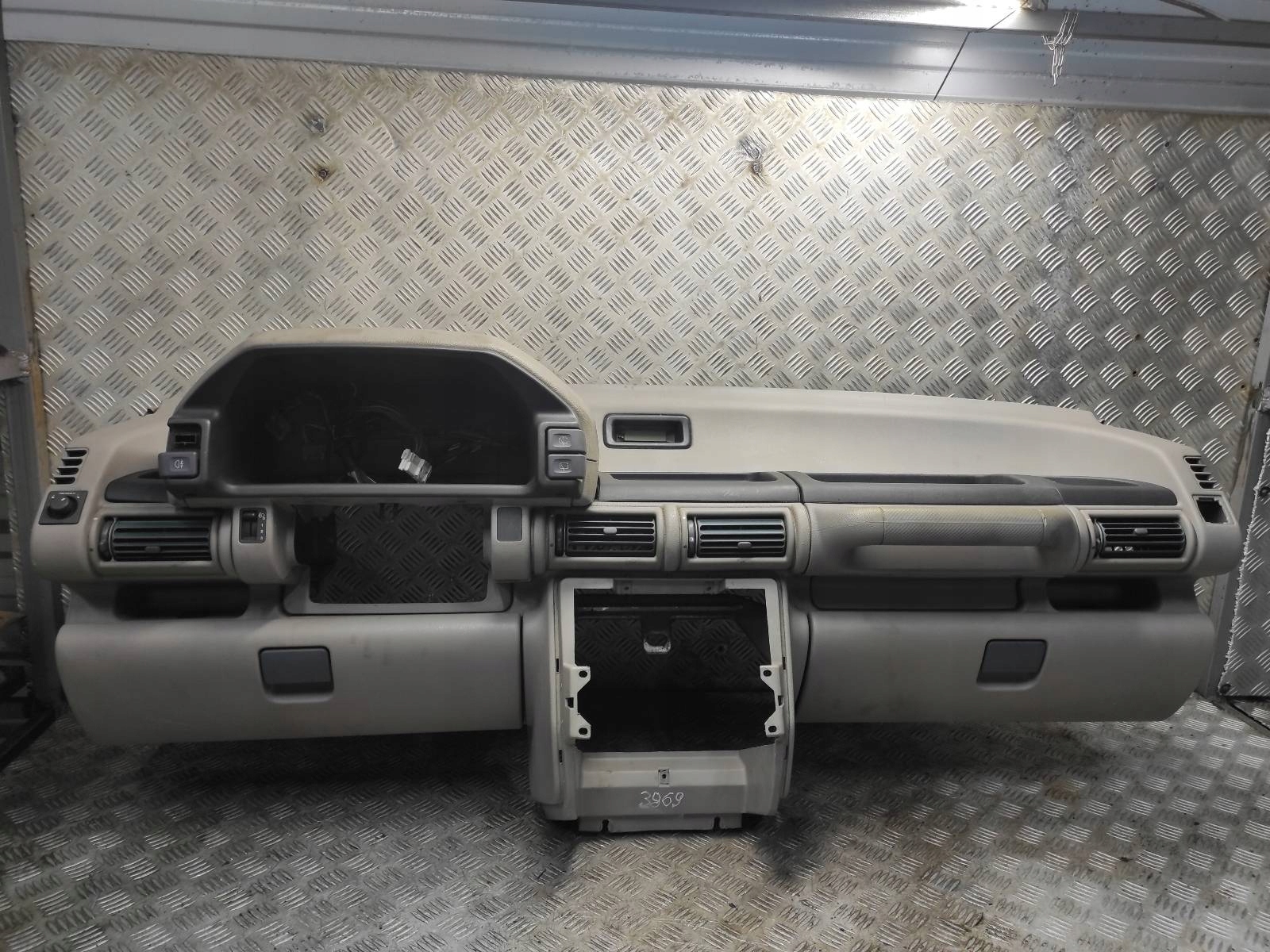 КАБІНА ПРИЛАДОВА ПАНЕЛЬ LAND ROVER FREELANDER І