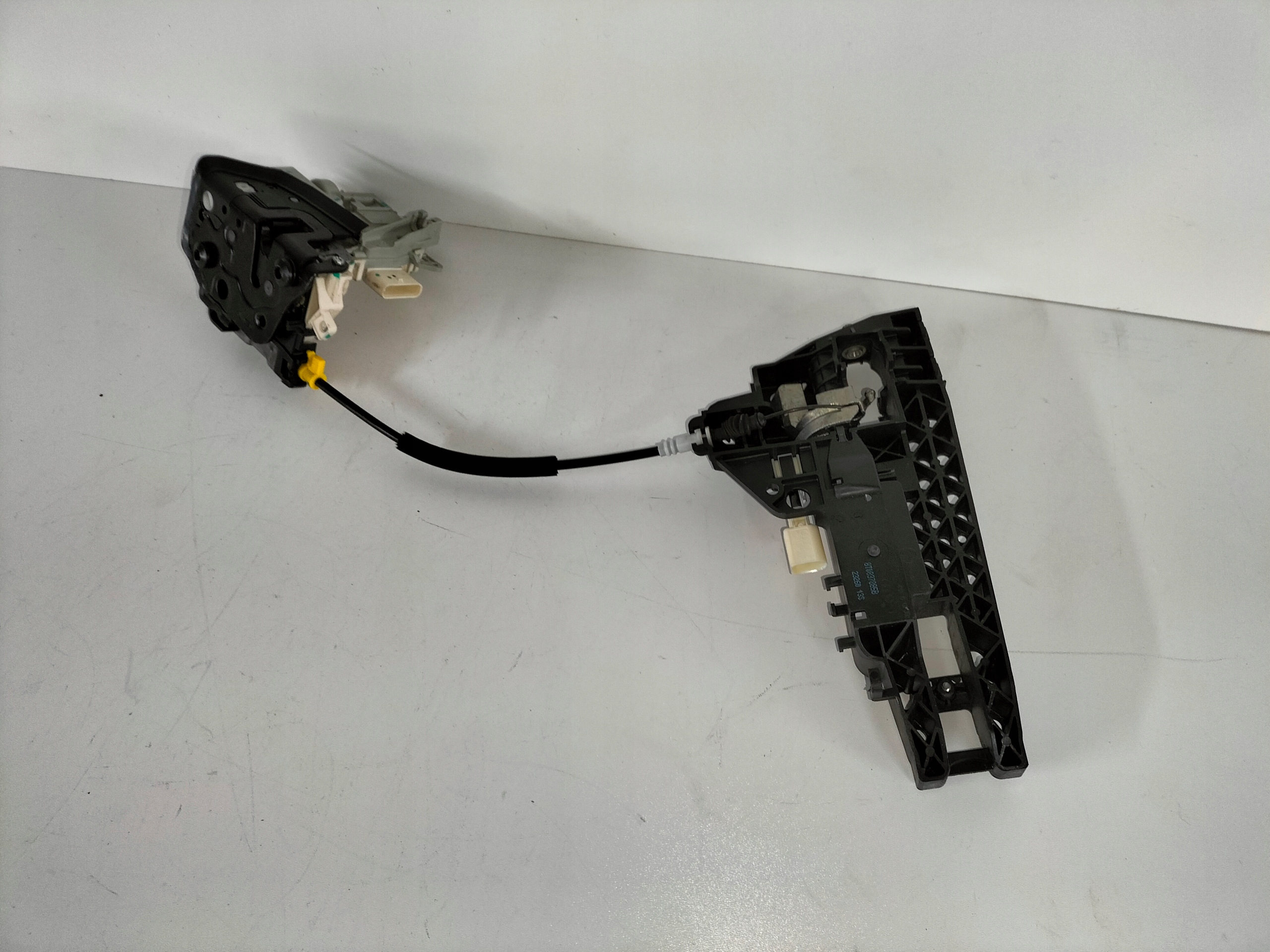 lock door front left AUDI A1 10- A4 B8 07- A6 C7
