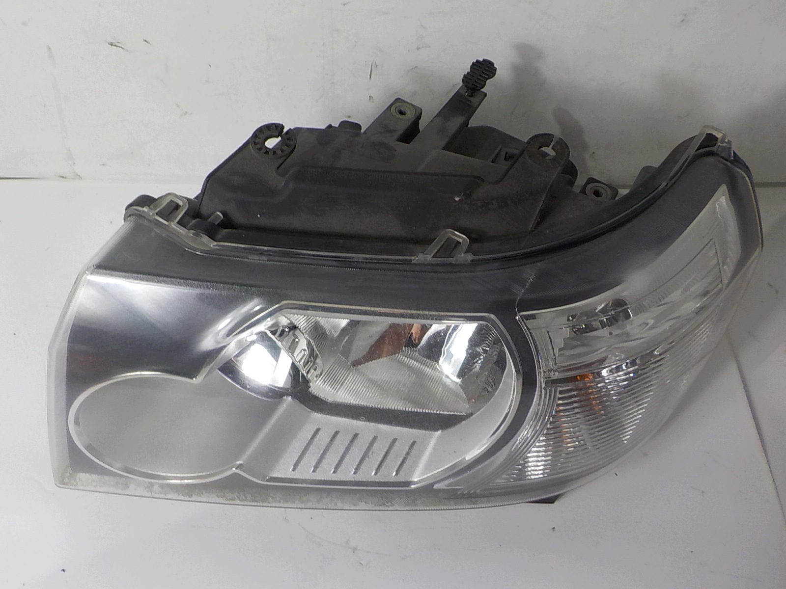 LAND ROVER FREELANDER II light left front front UK