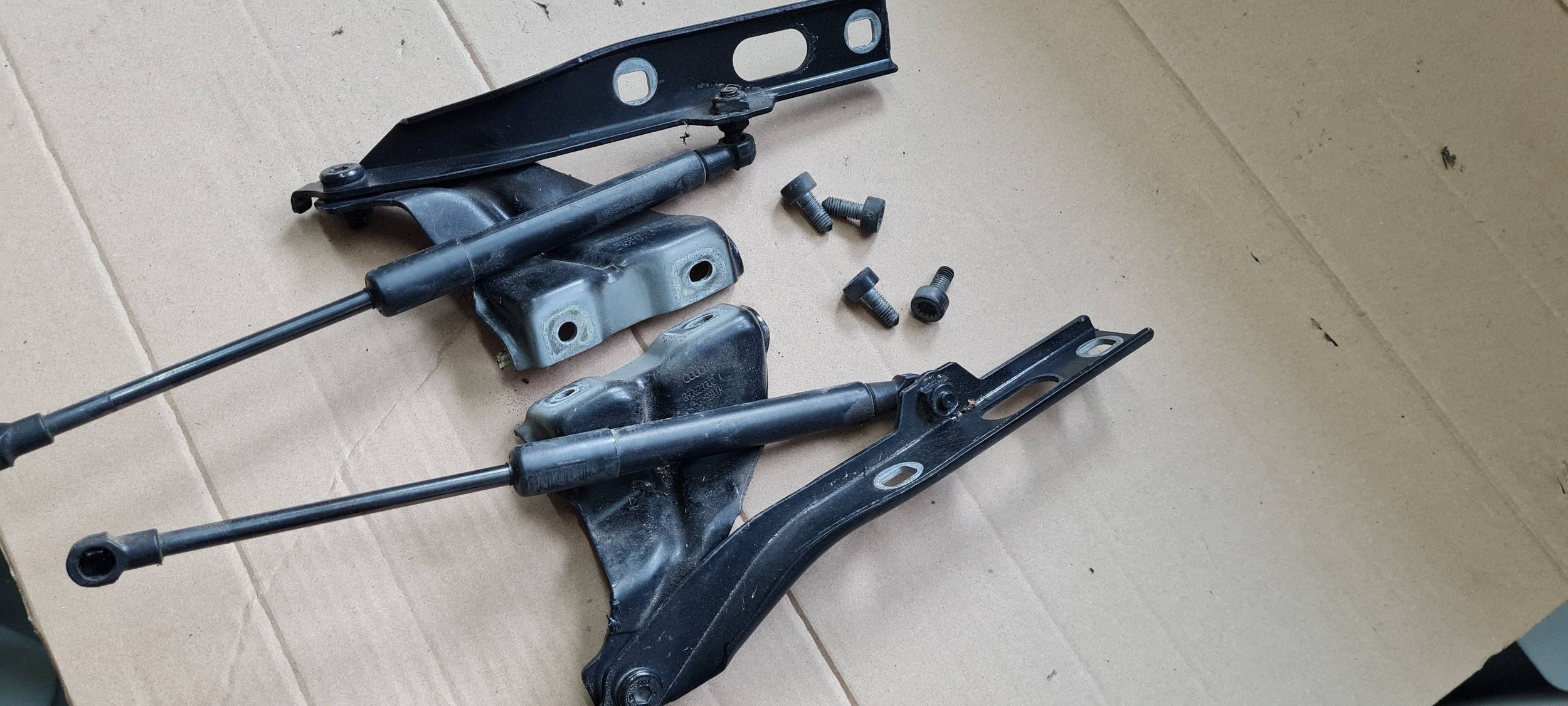 Q5 8R SQ5 hinge bonnet hinges left right LY9B 8R0823301A 8R0823302A 2X