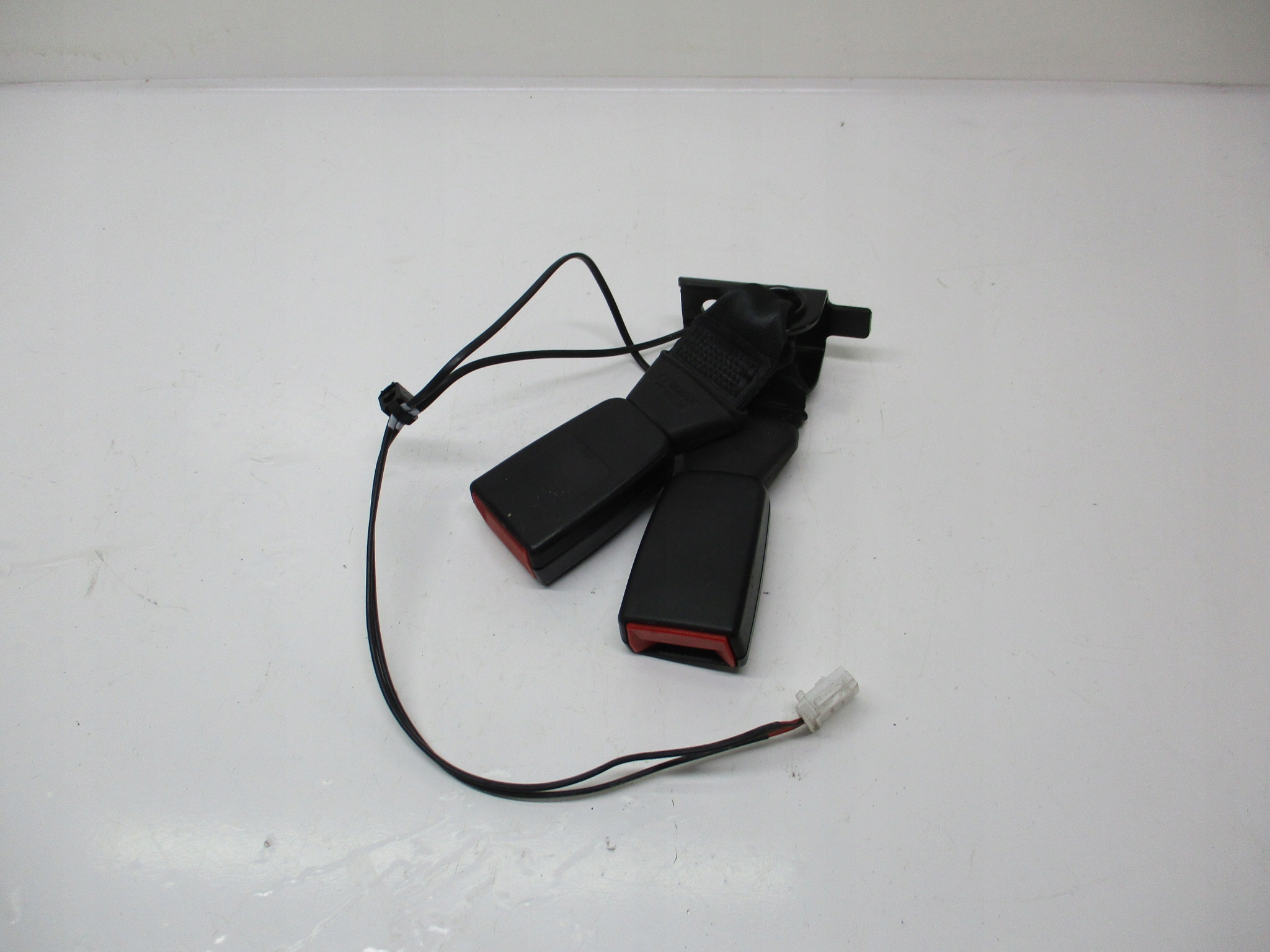 98059713XT - / CITROEN C4 Cactus застібка застібка ременя задня