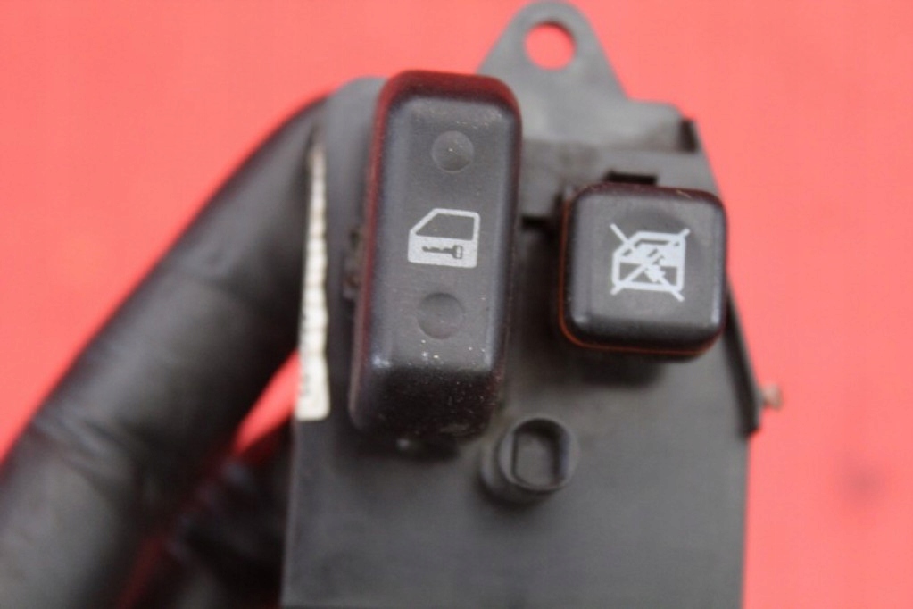 control panel of the window EU 84820-02111 TOYOTA COROLLA E12 00-08