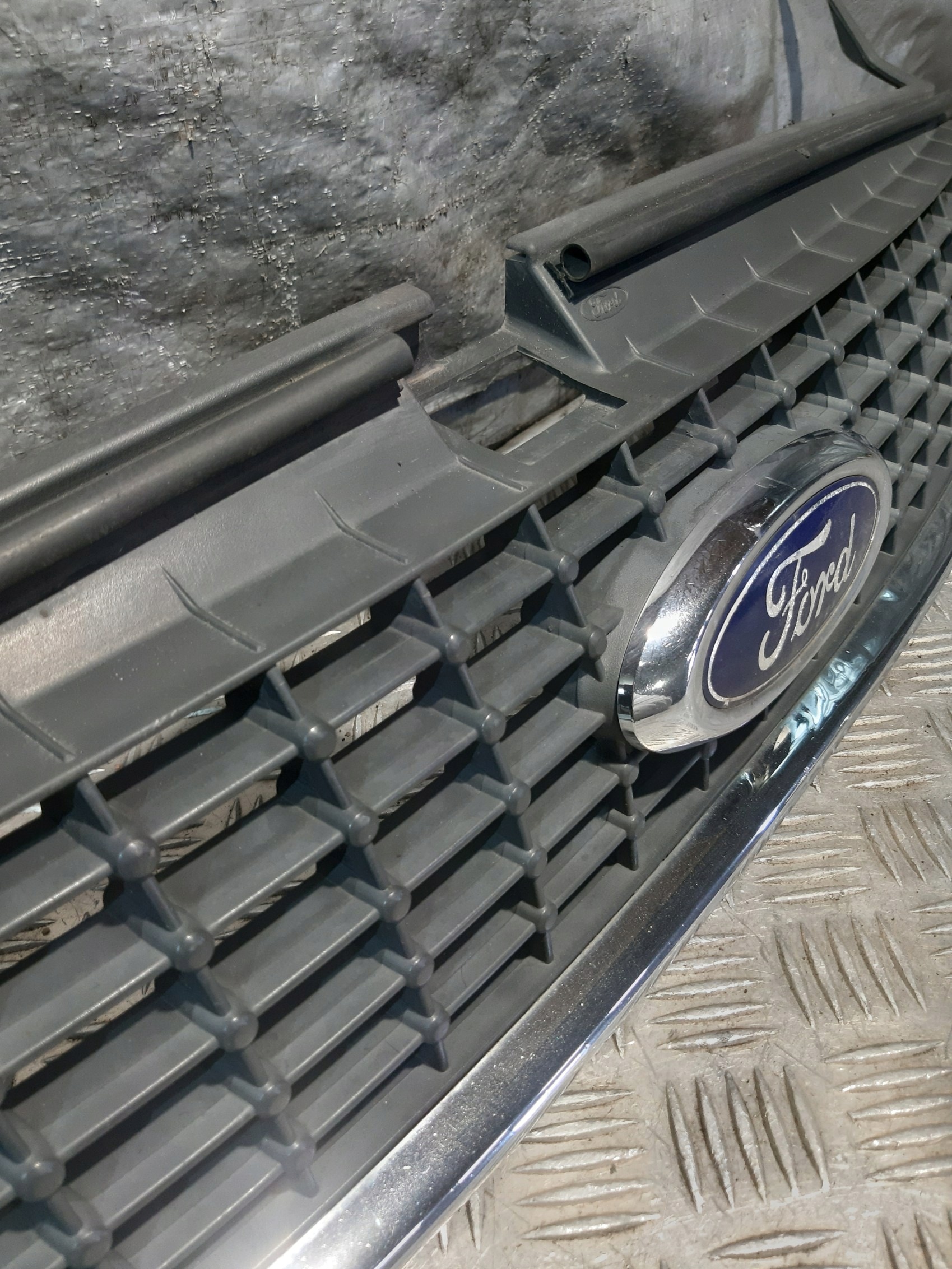 FORD MONDEO MK4 Grill Grill 7S718200A