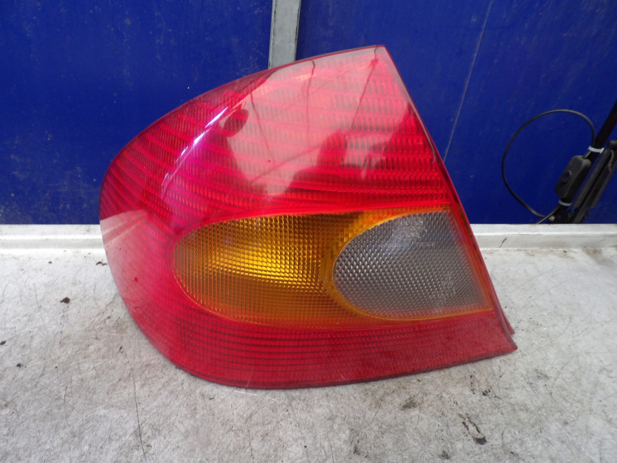 Ford Mondeo MK2 light rear left HB