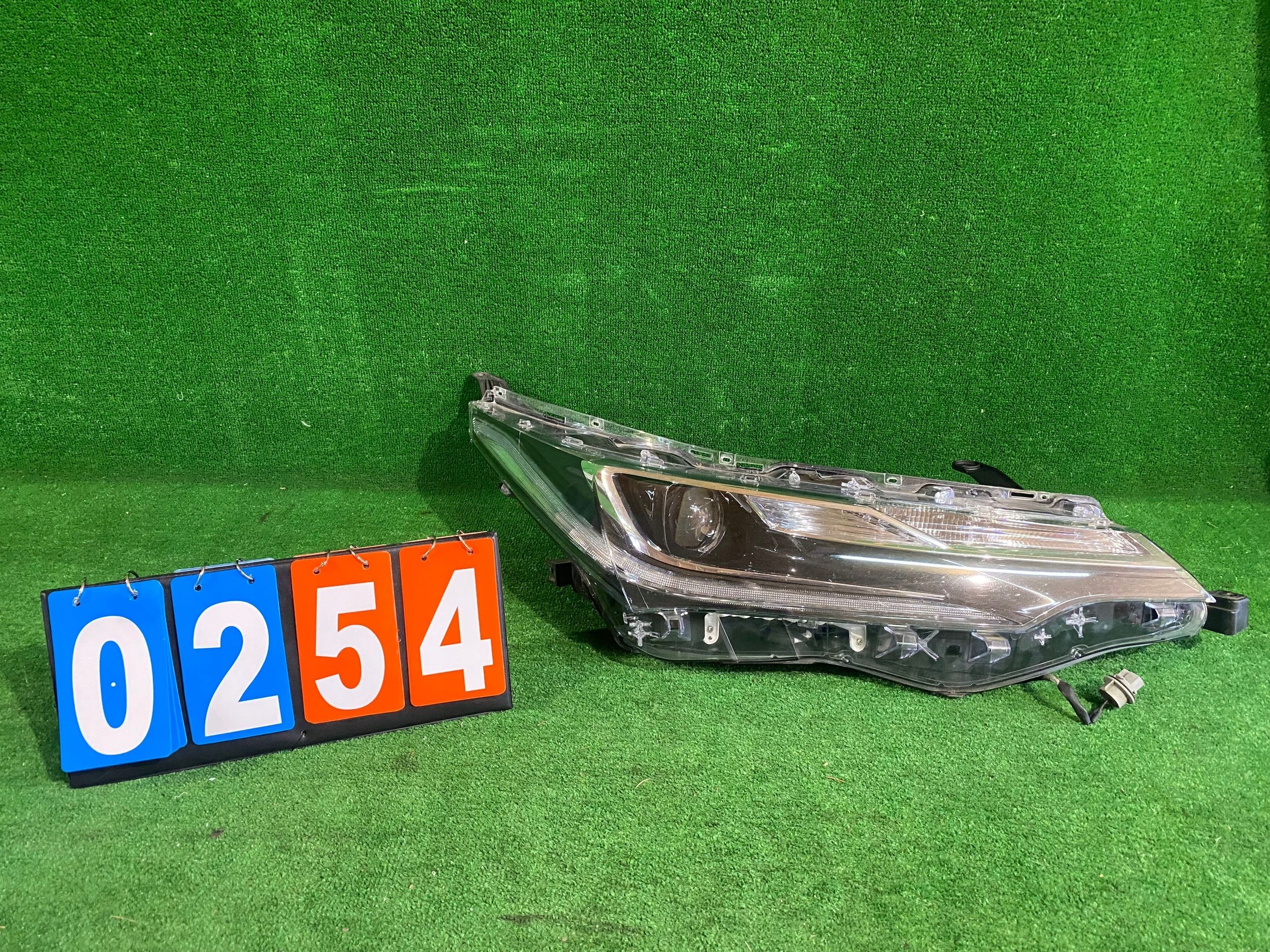 REFLEKTOR right light front right TOYOTA COROLLA E16 E18 LIFT FULL LED