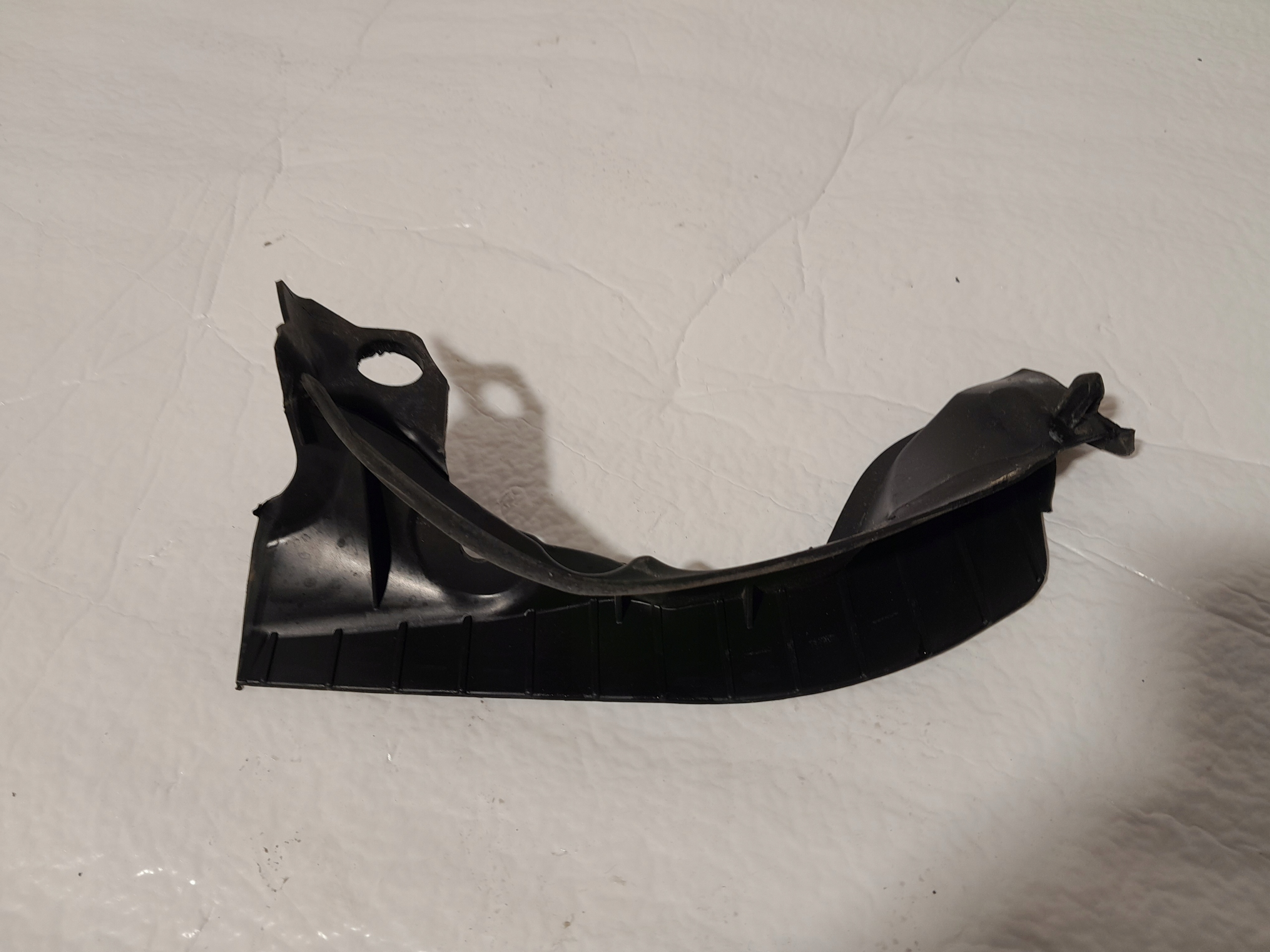 AUDI A3 S3 8Y moulding under the window right 8Y0805234