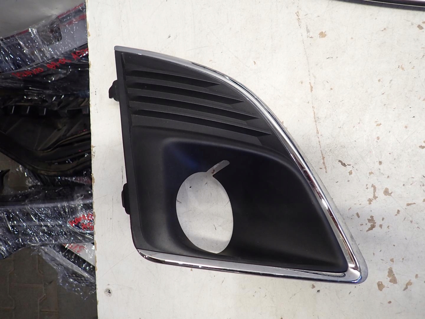 grille grid central right left CHEVROLET CRUZE LIFT 2012- 95480166