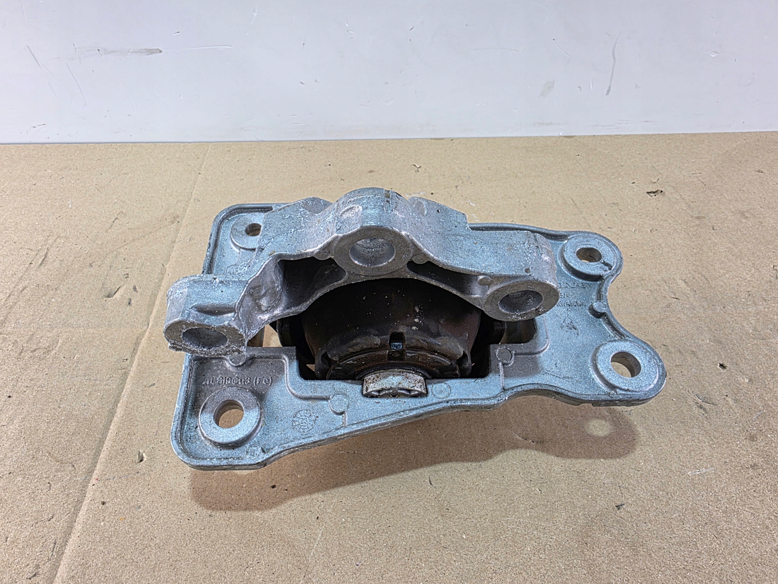 holder engine mount left VOLVO XC60 II XC90 II LIFT 32255205