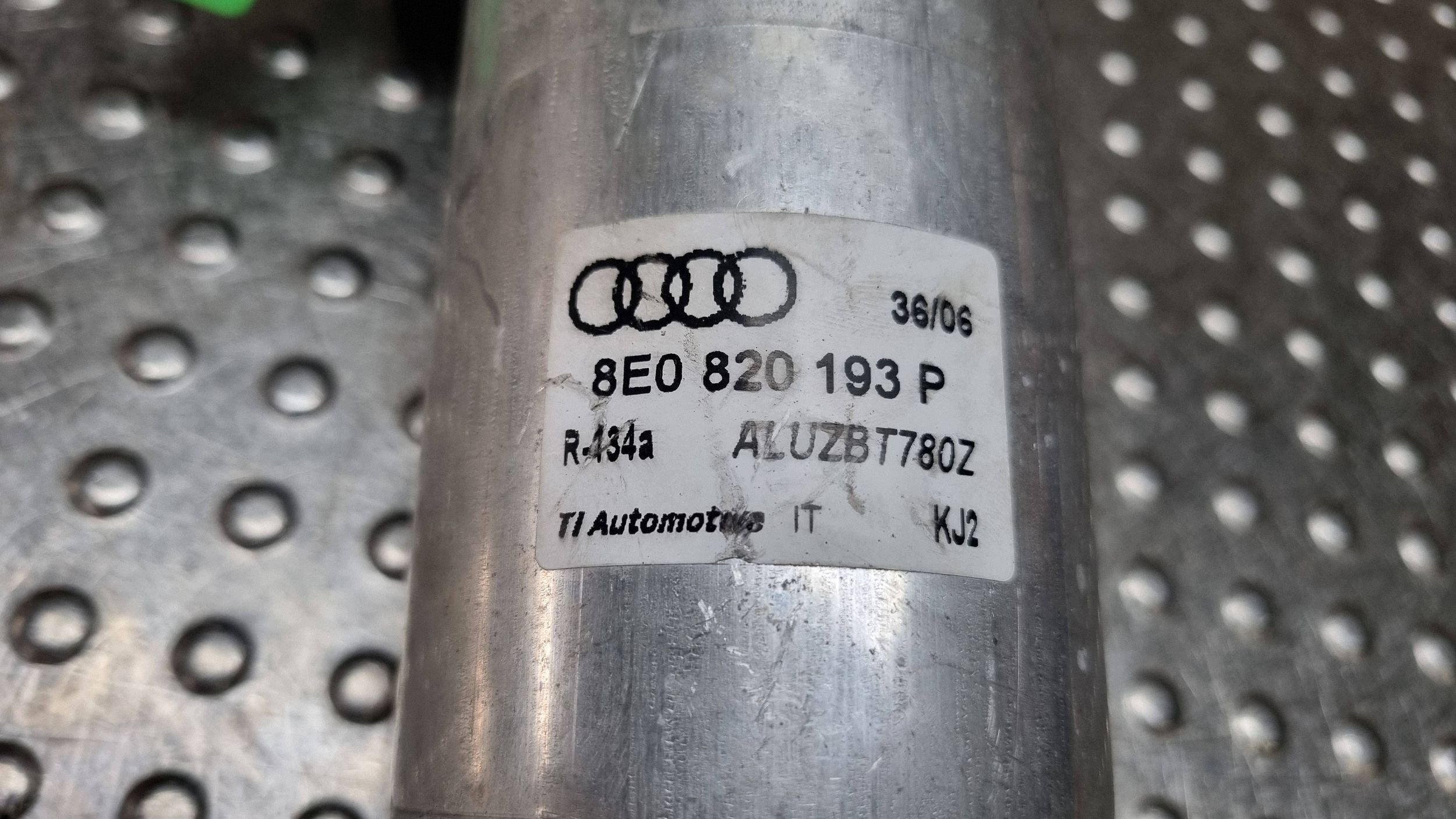vysoušeč klimatizaci 8E0820193P AUDI A4 B7 A6 C6 SEAT EXEO