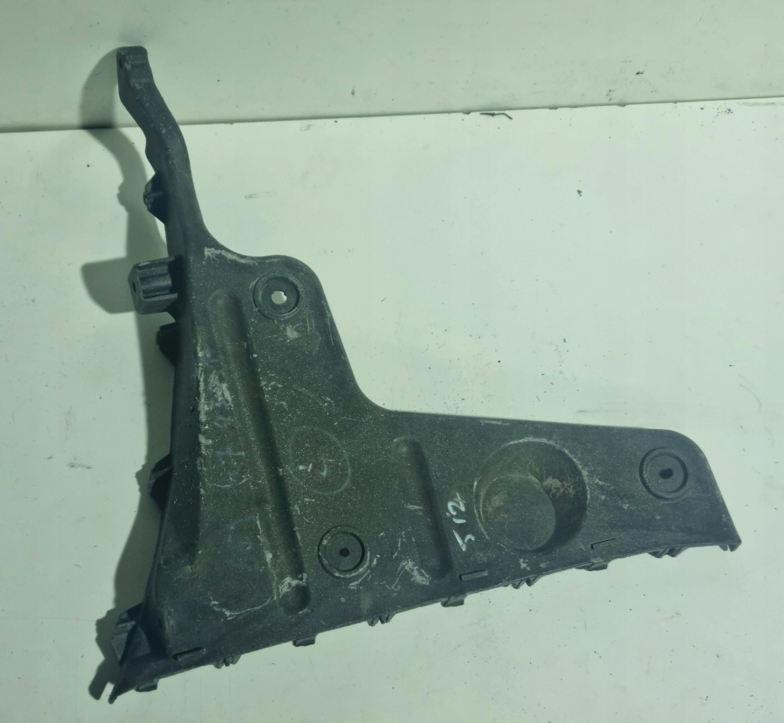 AUDI A4 B7 AVANT KOMBI holder bumper bracket left rear part 8E9807453A
