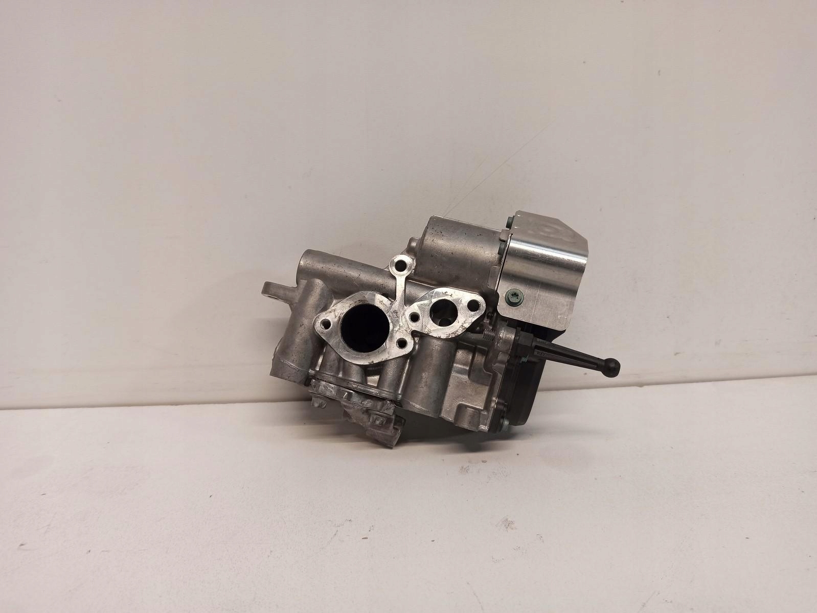 MERCEDES W213 клапан EGR A6541408000