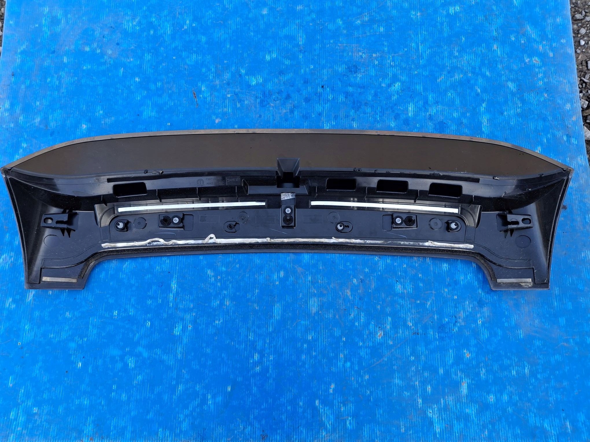 SPOILER LOTKA du capot FIAT 500 E II 2020R->