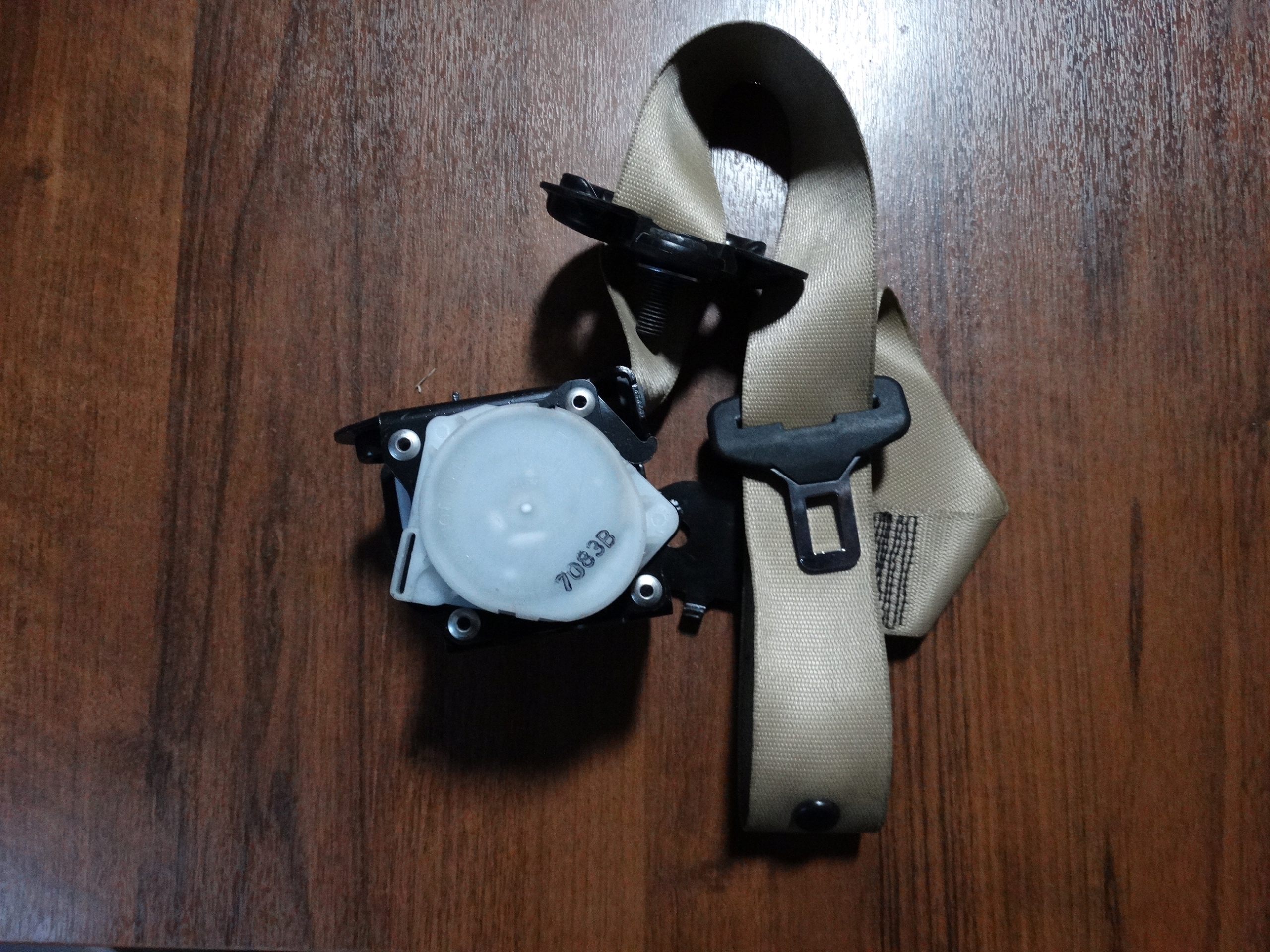 tension belt safety front right BMW E70 E71 BEIGE 1