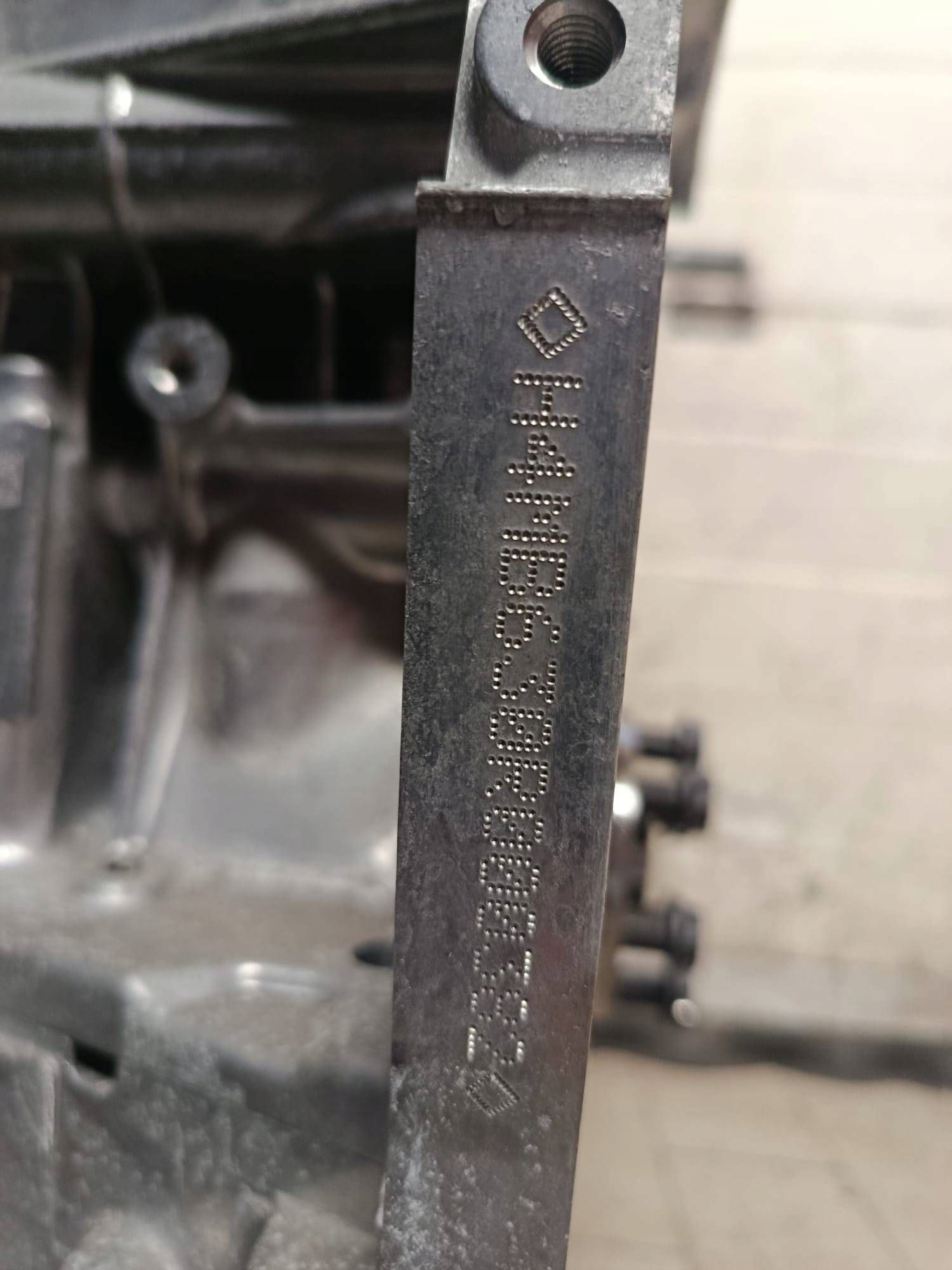Blok of the engine pillar engine Renault Captur II H4MB630 11TYS. KM