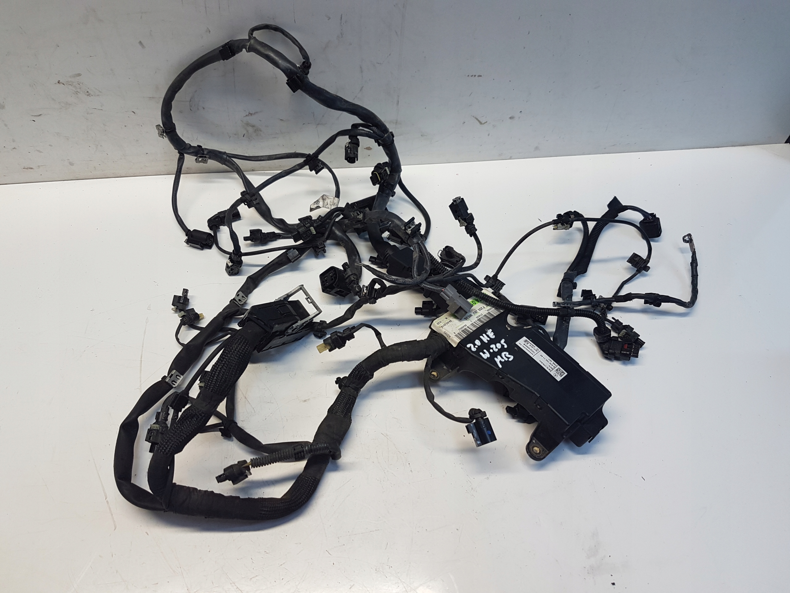 A2740109000 - MERCEDES W205 2.0 CGI жгут проводов установка на двигатель