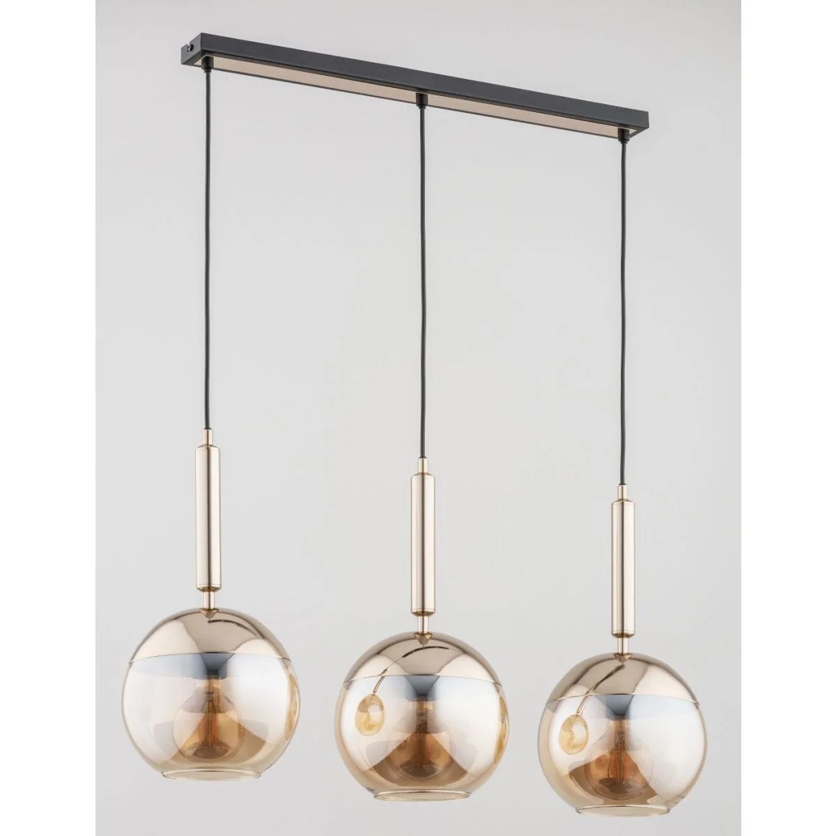 Závěsná lampa černá zlatá skleněná jantarová koule nad stůl ostrov Alfa