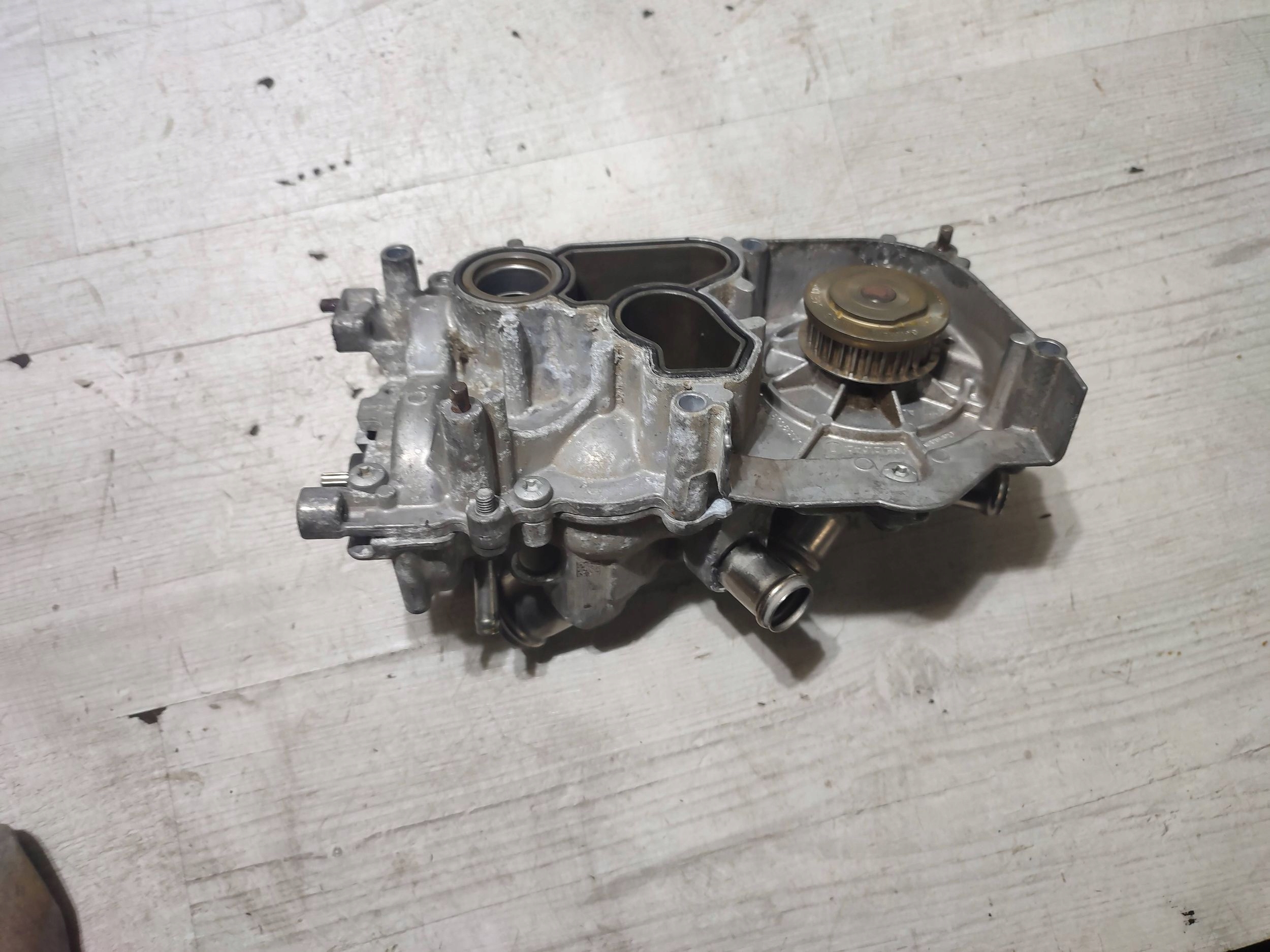 Volkswagen Touran III 2020 water pump