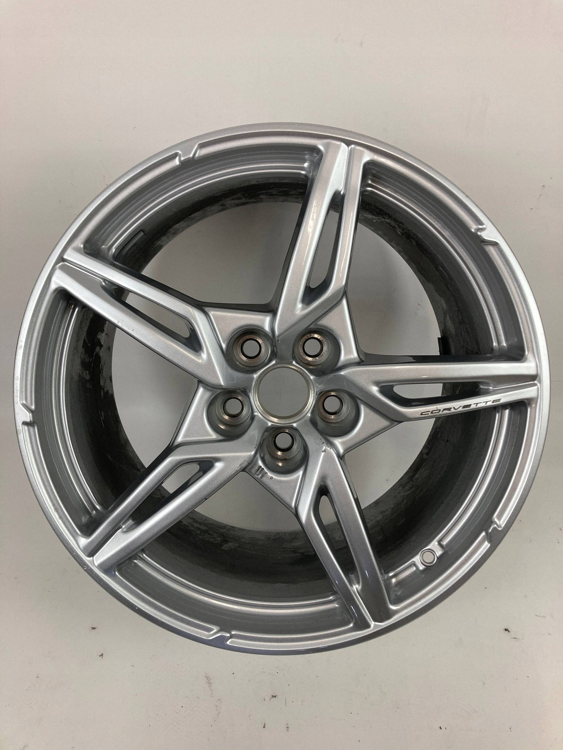 Chevrolet Corvette C8 Stingray disk disk hliníkový 20' OEM 2020-2024