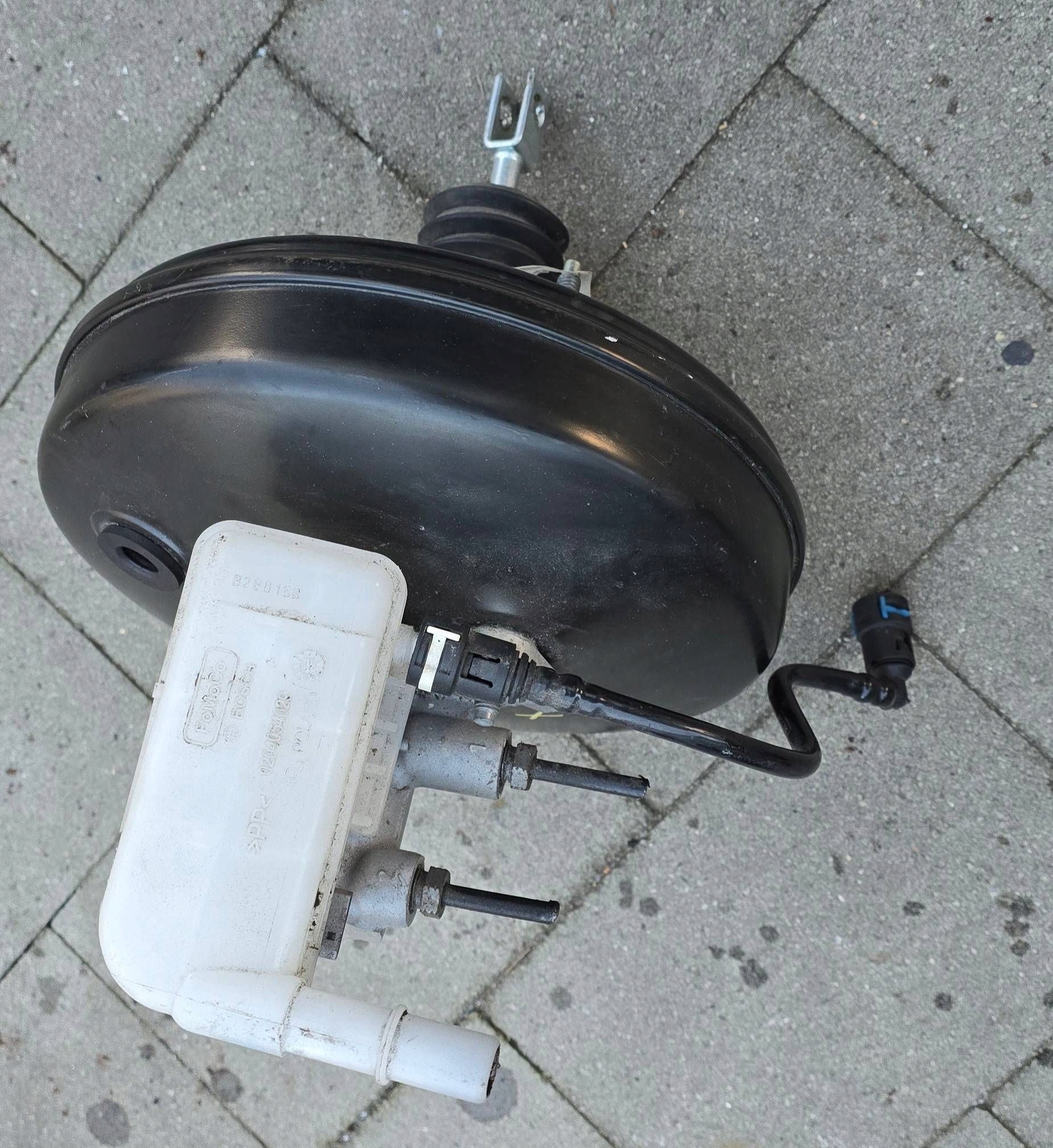servo Servofreno FORD FIESTA MK7 C1BC2B195AA