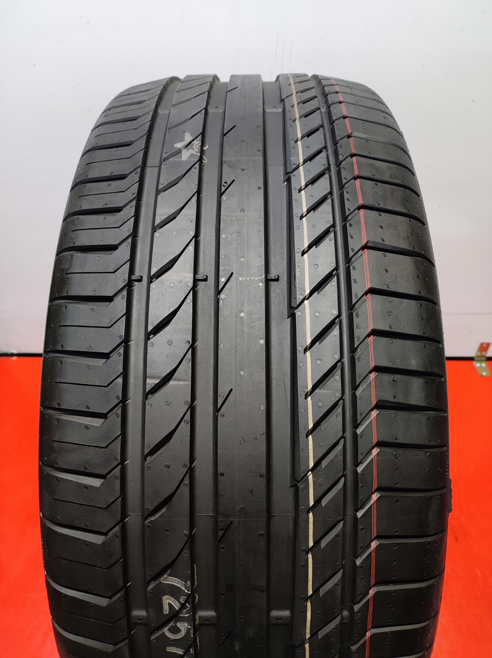 275/45R21 CONTINENTAL CONTISPORTCONTACT 5 SUV EAN (GTIN) 4019238605754