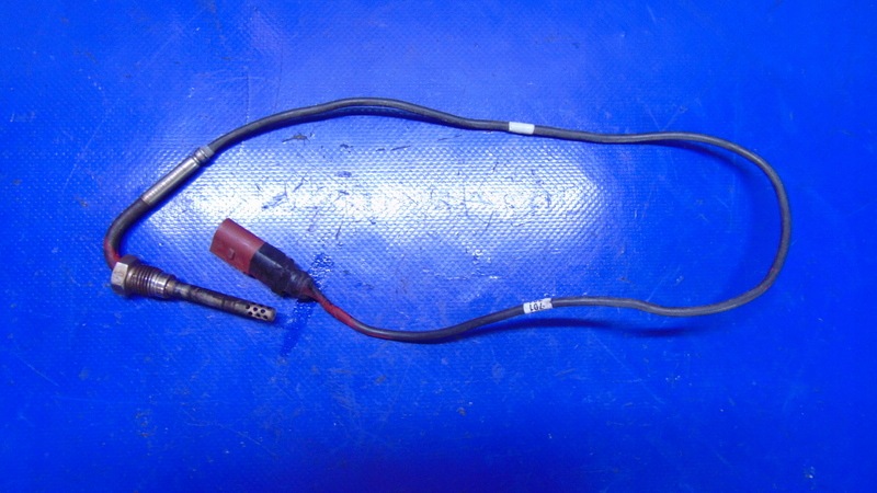 Sensor SONDA TEMPERATURY Gase 03L906088FF 2.0TDI VW TRANSPORTER T5