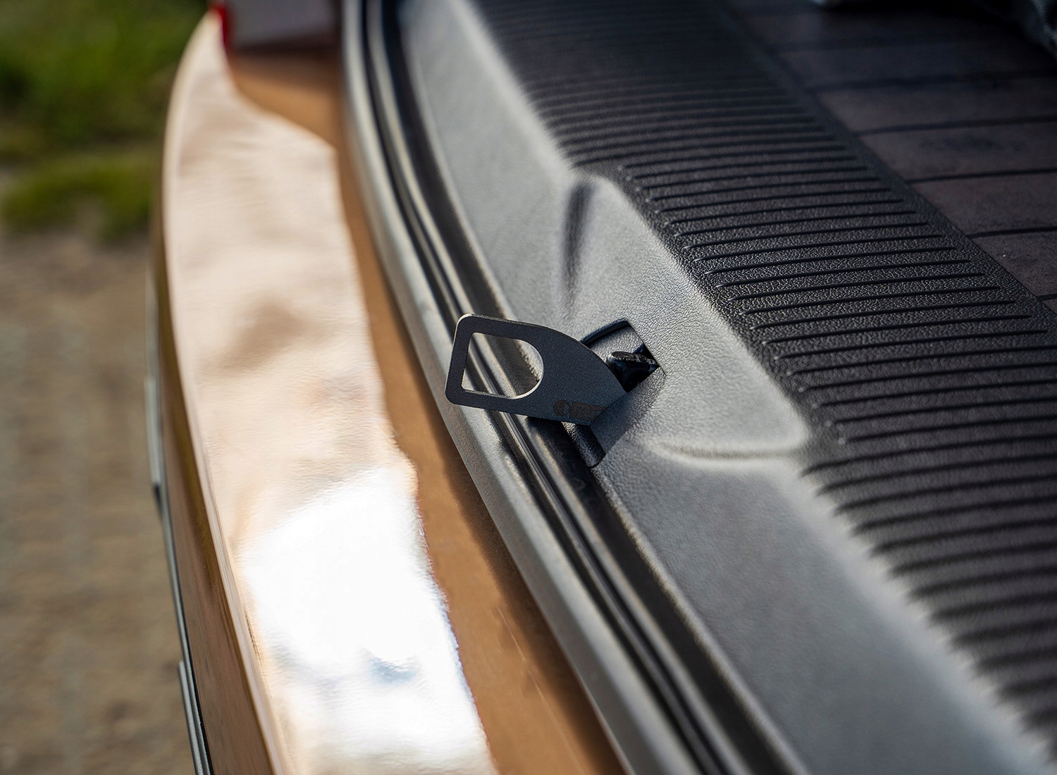 Przedłużka zamka klapy FORD TOURNEO CUSTOM 2013-2022 Numer katalogowy części CHR-BR02445