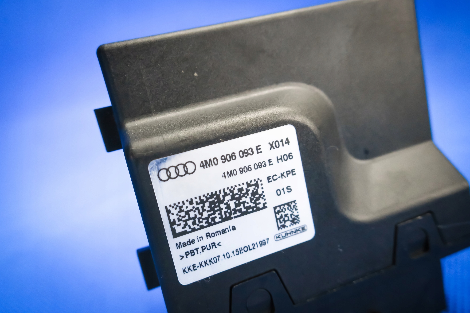 Bedienteil pompy des Kraftstoffsbehälters Audi A4 A5 8W Q7 4M0906093E