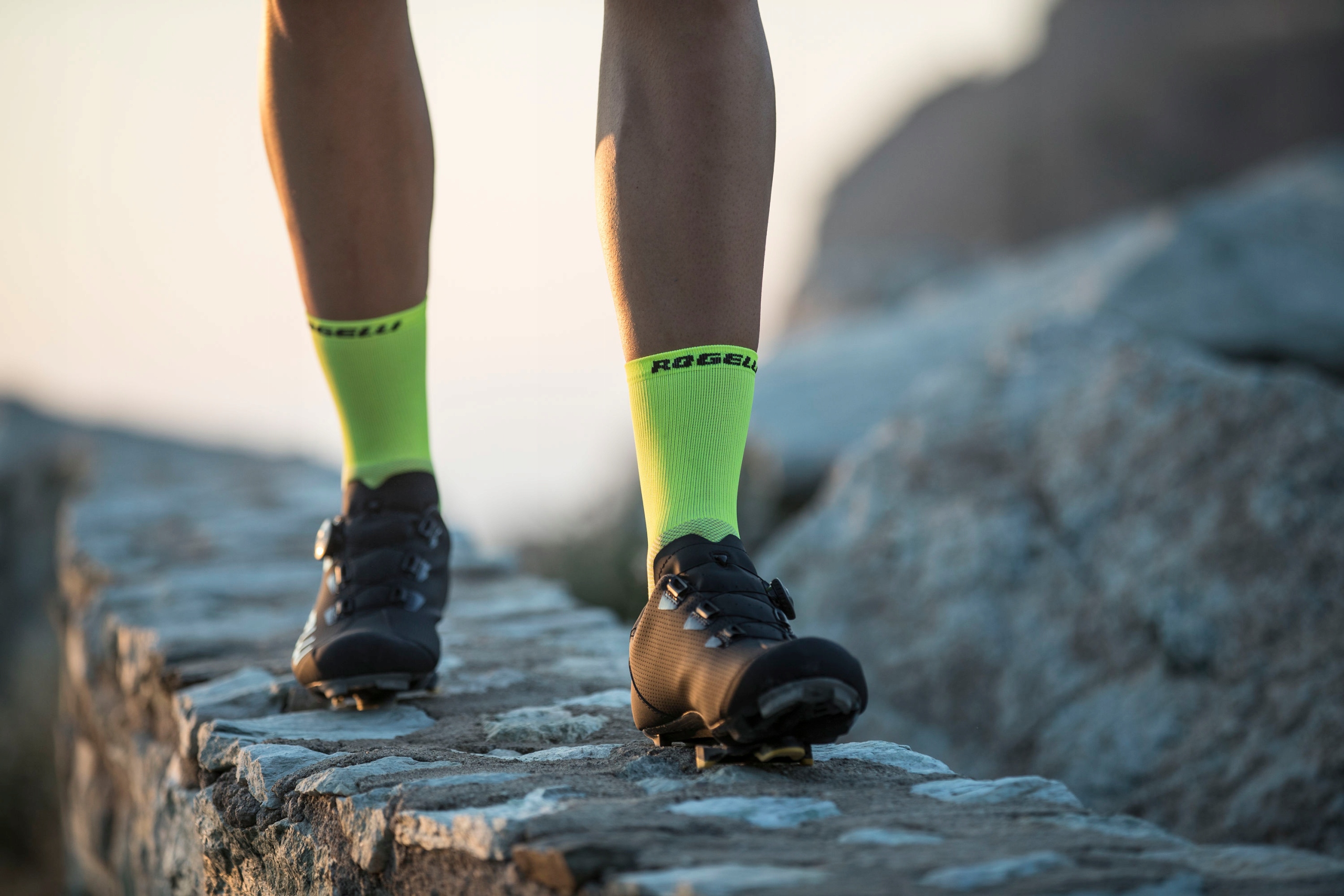 Rogelli RCS-08 skarpety roz. 44-47- FLUOR Materiał dominujący poliester