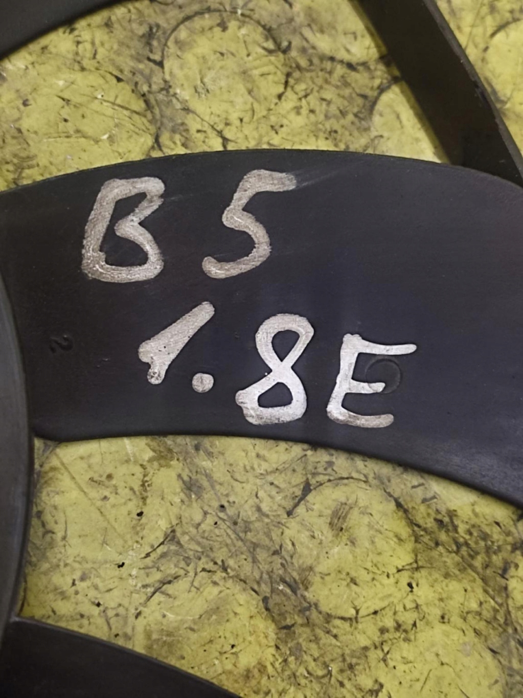 VW PASSAT B5 1.8 ventilátor chladiče WISKOZA 058121301B