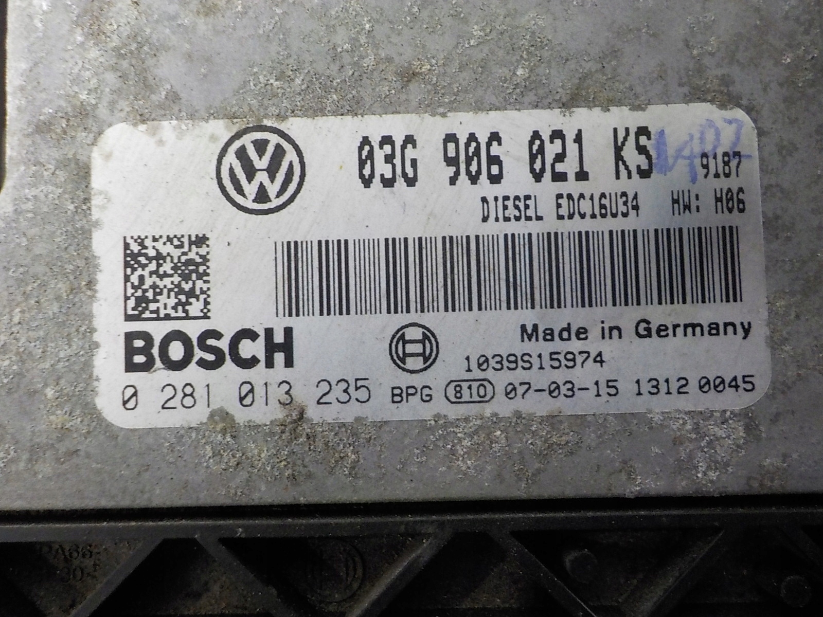 VW computer control unit 03G906021KS 0281013235