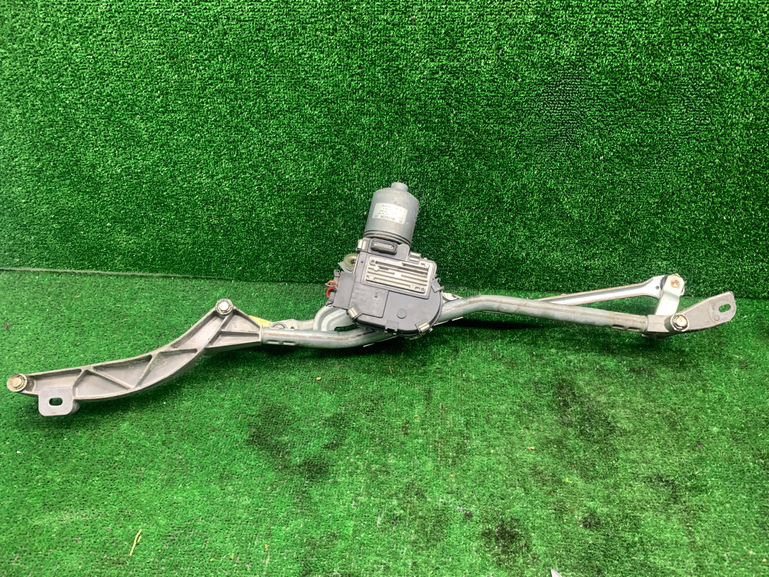 MECHANIZM WYCIERACZEK 2118200142 MERCEDES W211
