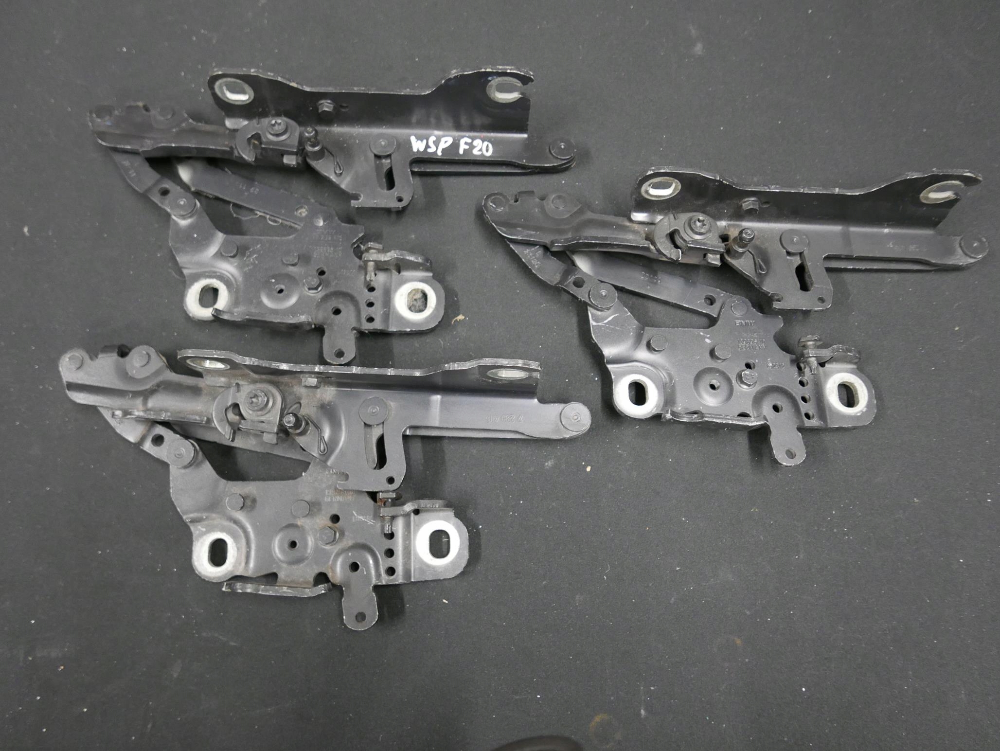 BMW F20 F21 F30 F31 ZAWIAS MASKI LEWY 7239415