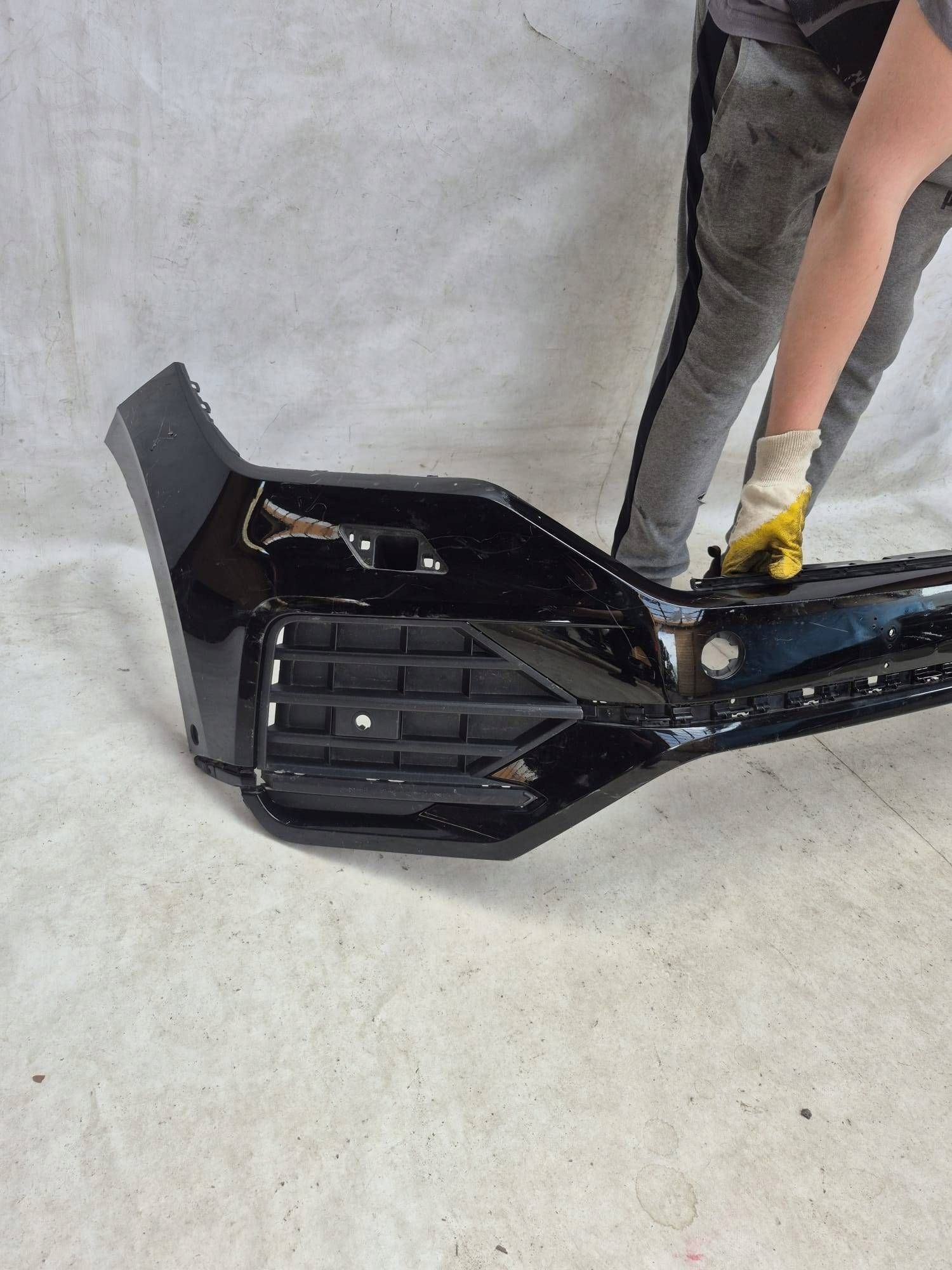 VW TOUAREG III 760 18- bumper front front SPR PDC 760807221E