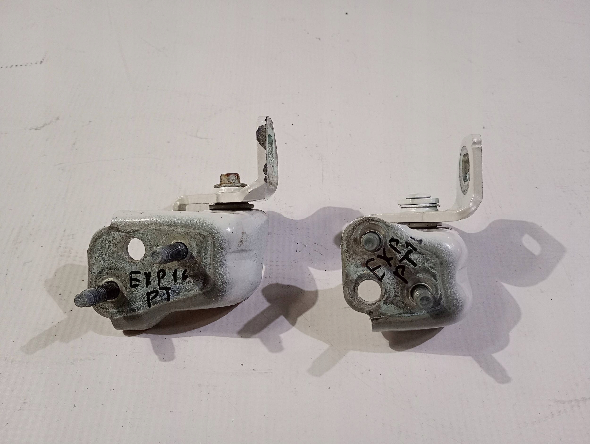 hinges door tylnych right rear part rear. right Ford Explorer V 2016