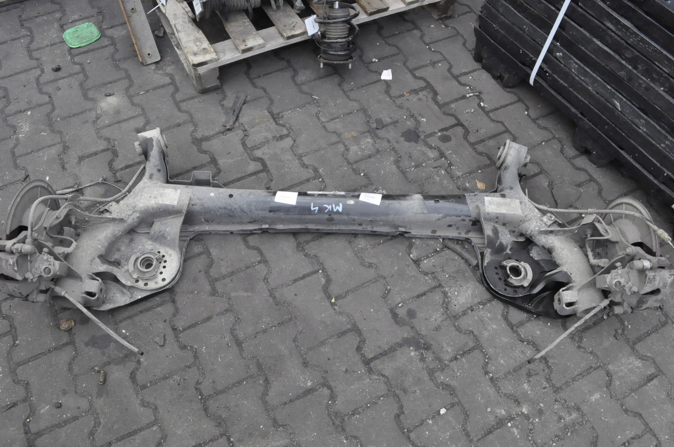 FORD FOCUS MK4 HATCHBACK 1.5 TDCI 95KM ZAWIESZENIE BELKA TYŁ 2018R