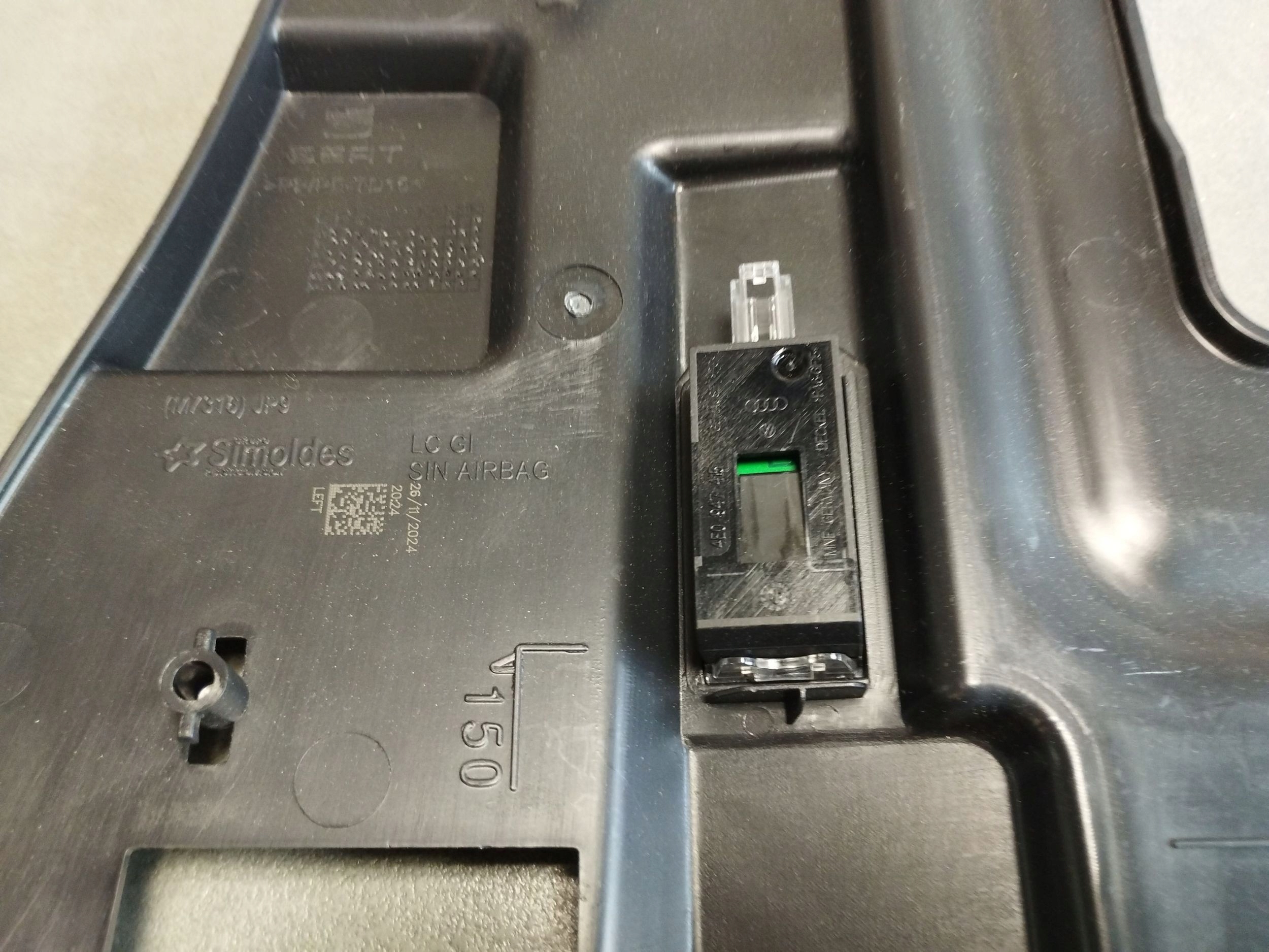 Cupra Formentor cover below steering wheel, 5F1863667F