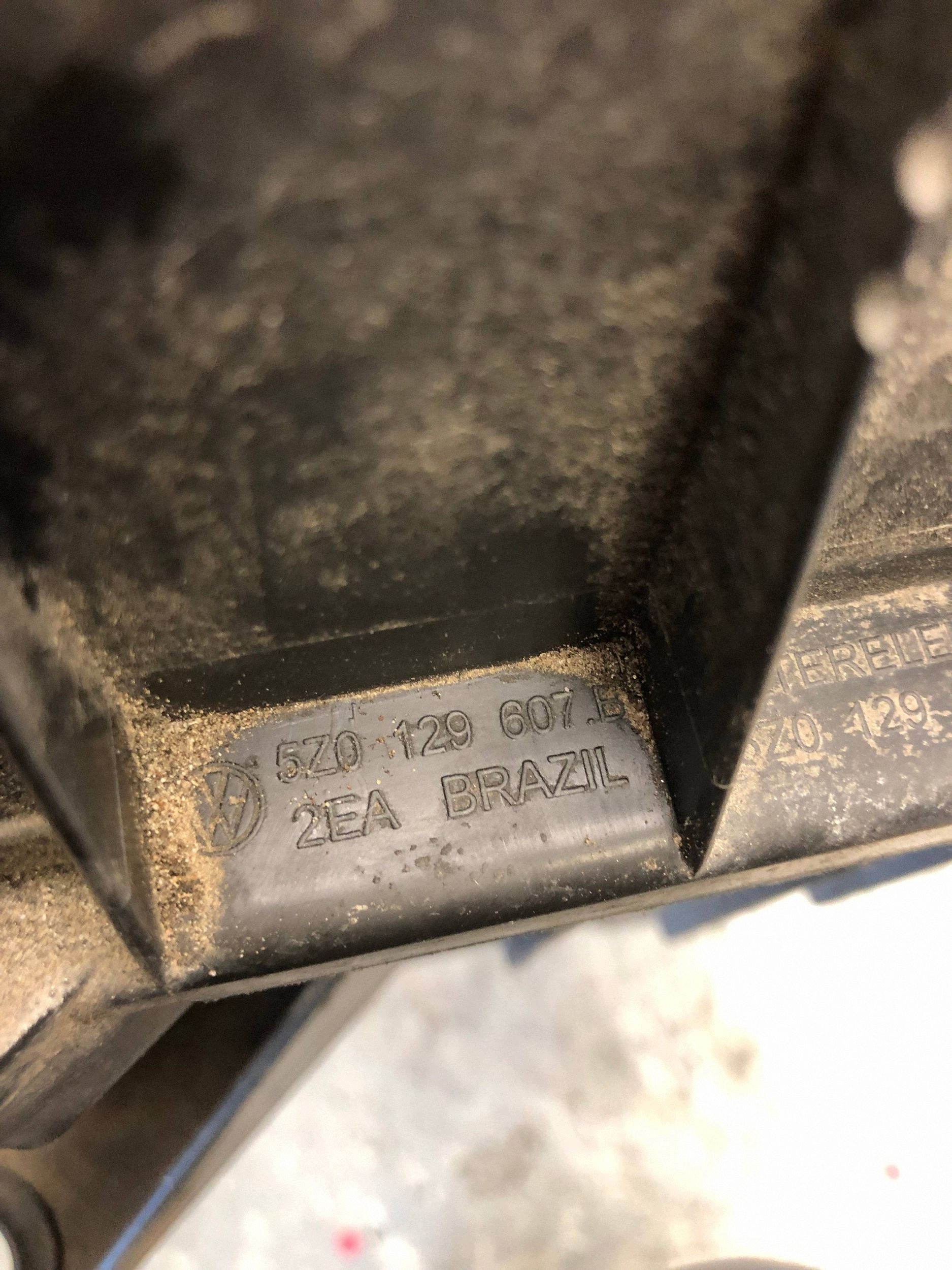 Gehäuse filter luft VW FOX 5Z0129607B 038906461B