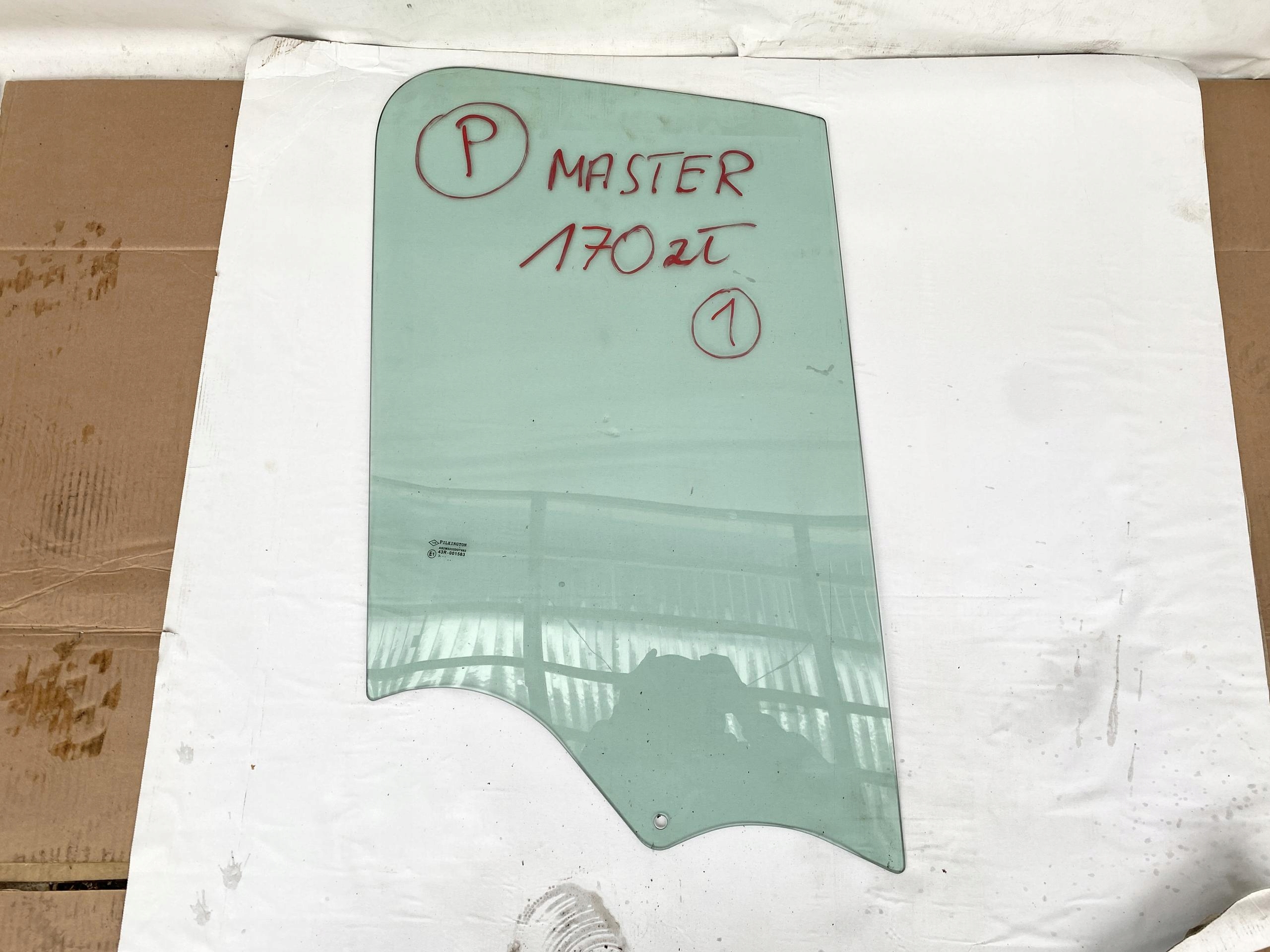 MASTER 4 MOVANO 19- window door PRZEDNICH right right front