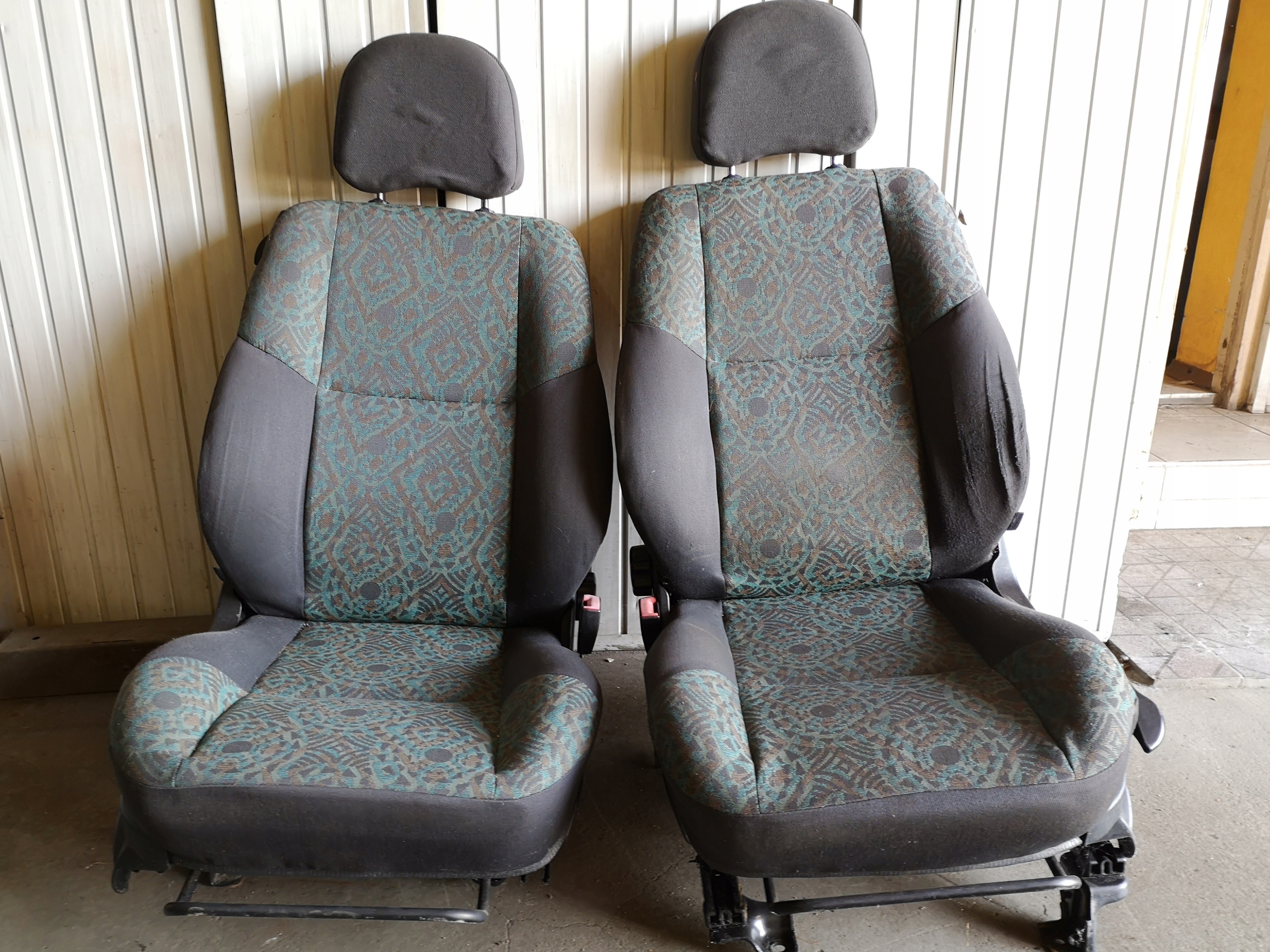 Праве пасажирське сидіння Mitsubishi Pajero Pinin 3D