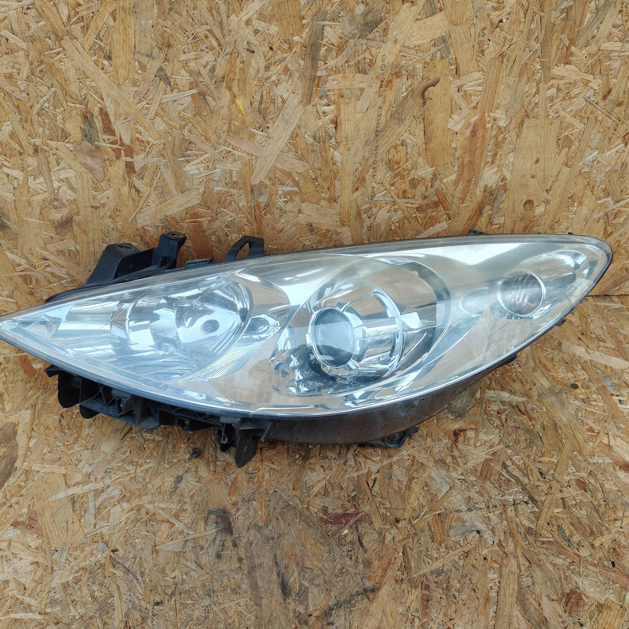 Reflektor front side left Peugeot 307 9681834880 lens