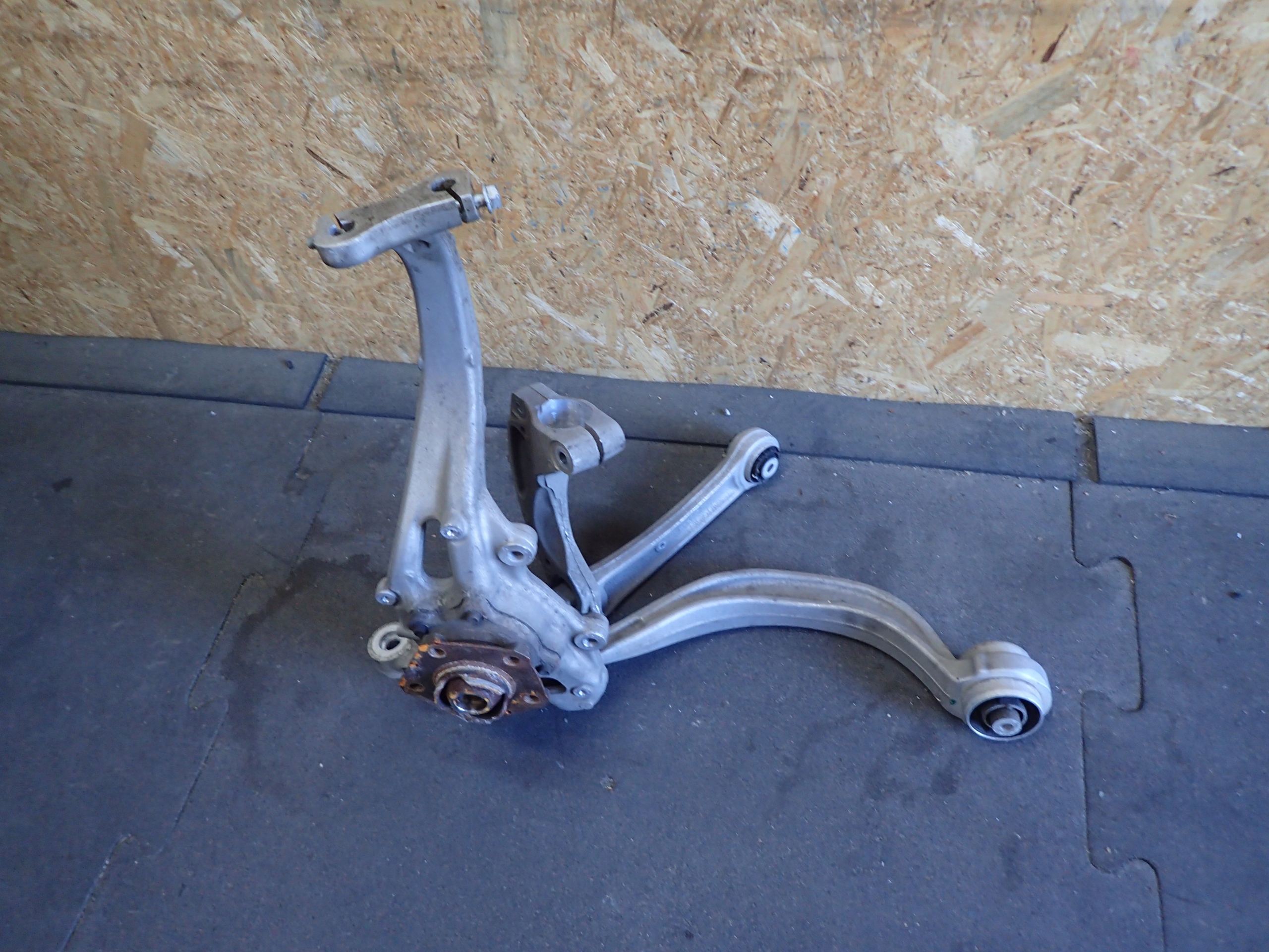 SWING MCPERSON NOGA LEFT AUDI A6 C8 MCPERSOS