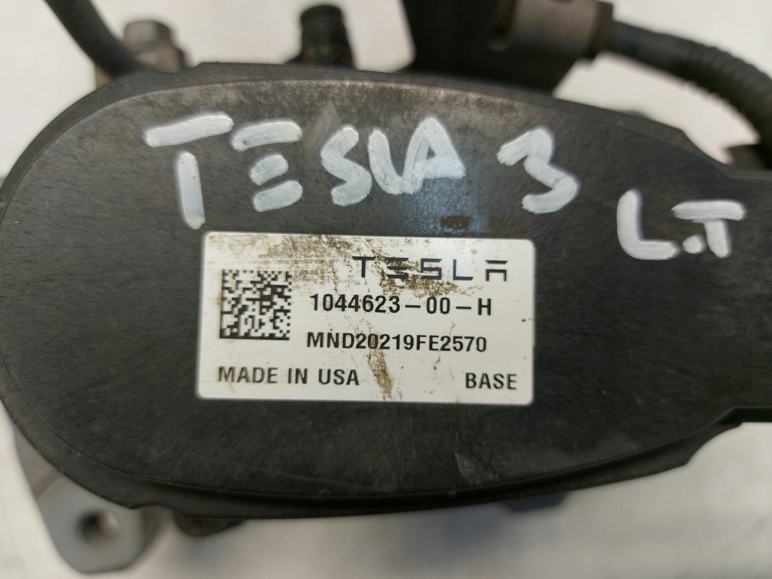 TESLA MODEL 3 caliper brake left rear part 1044623-00-h